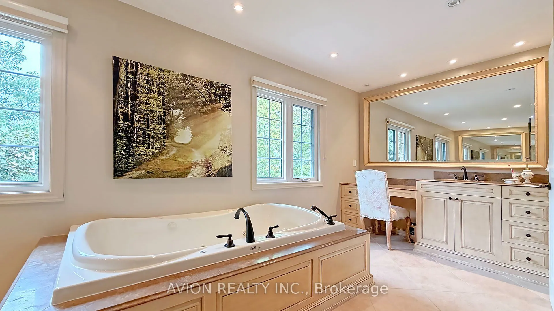 2068 Nipigon Drive