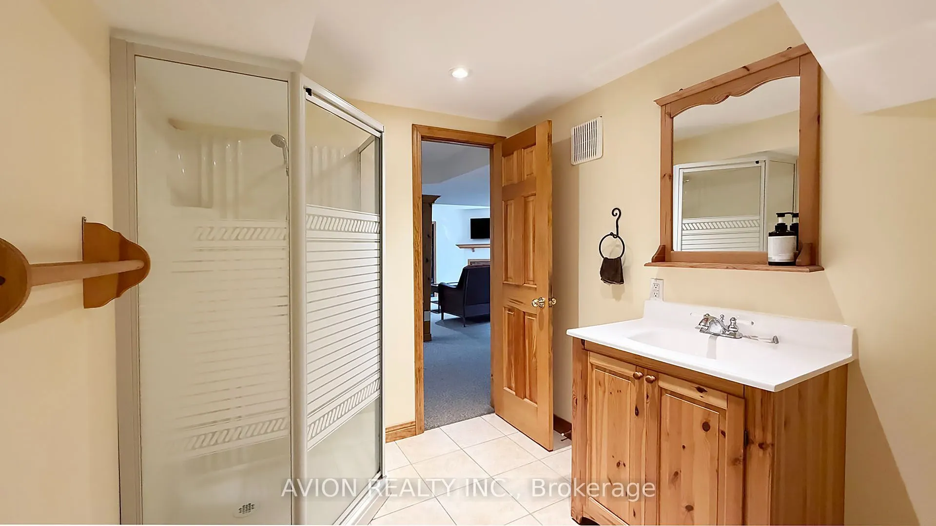 2068 Nipigon Drive
