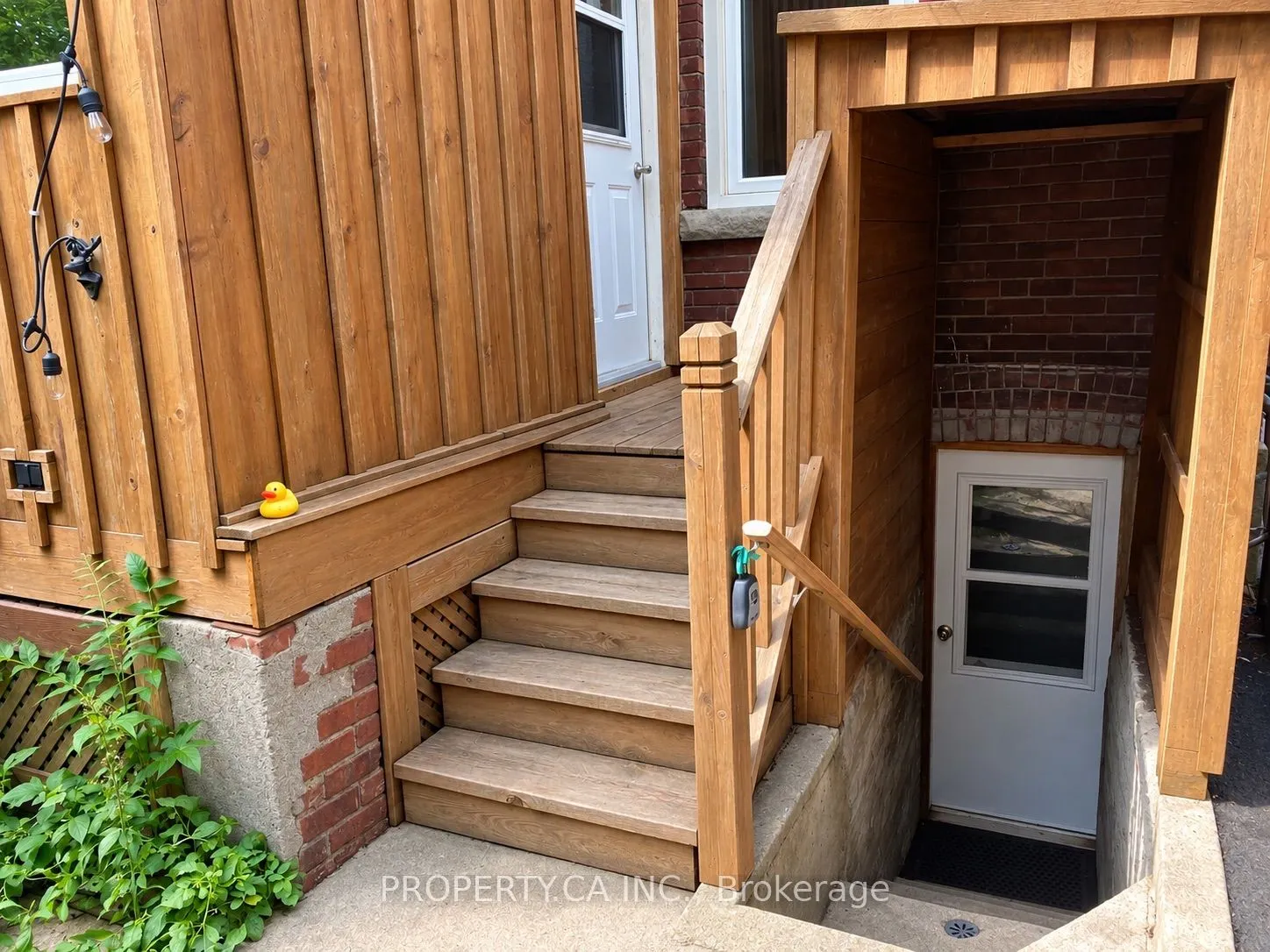 83 St John Road #Lower Level
