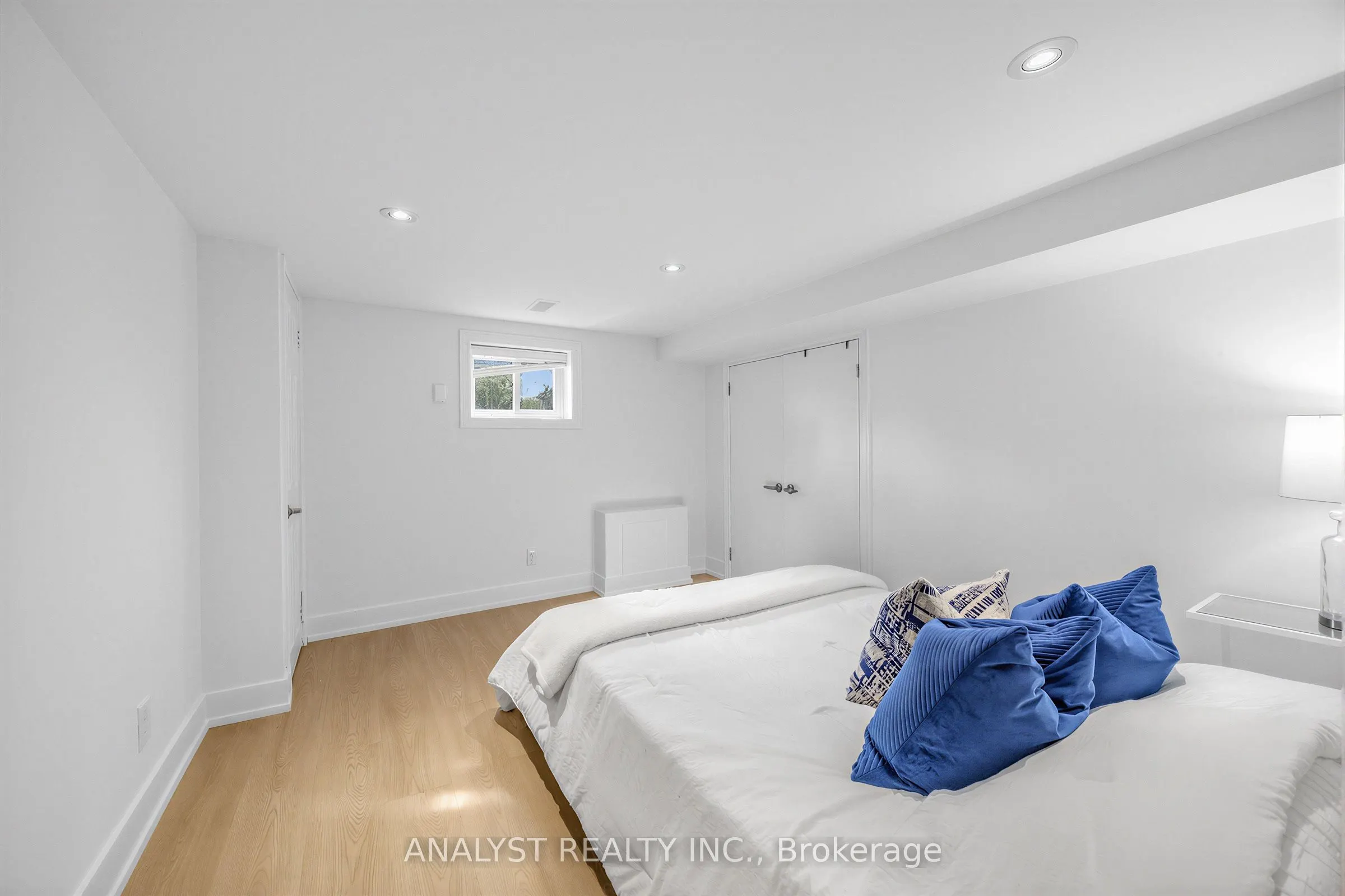 39 Chartwell Road #Lower Level