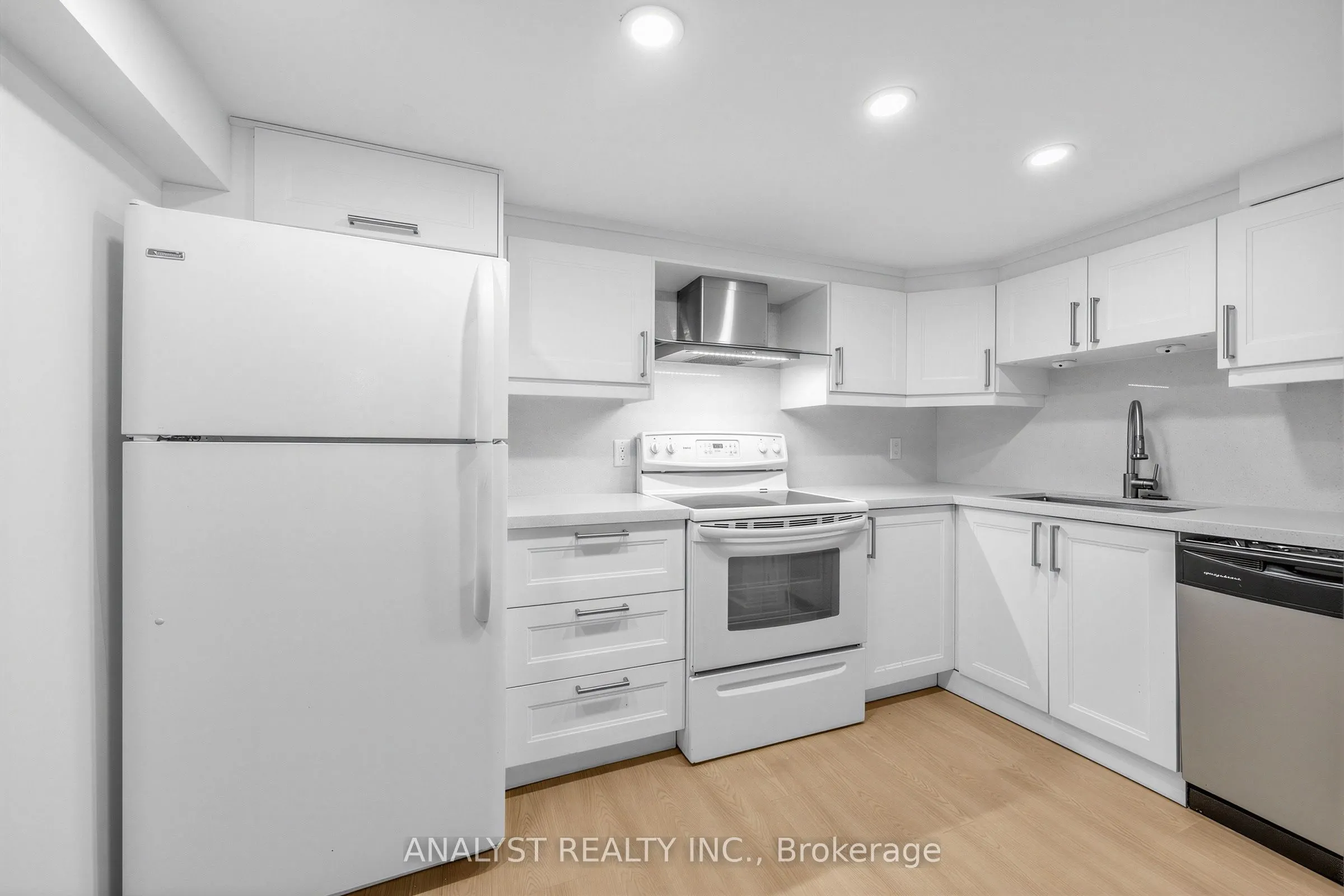 39 Chartwell Road #Lower Level