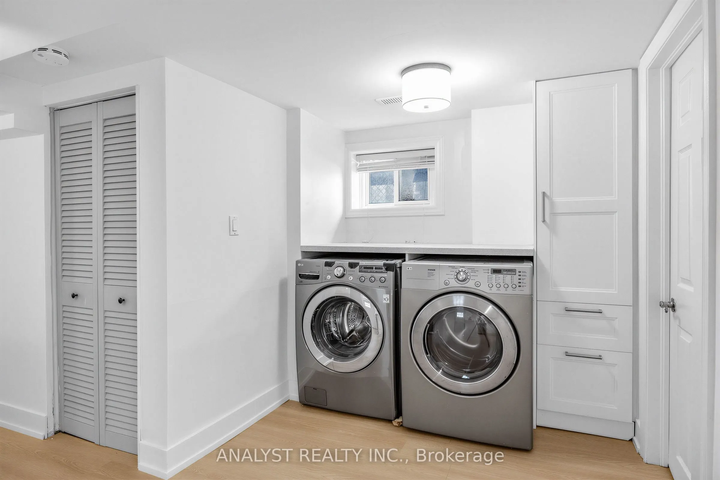 39 Chartwell Road #Lower Level