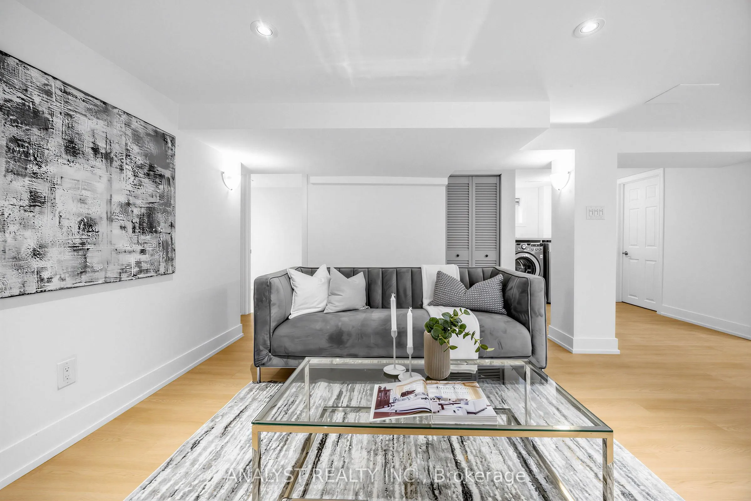 39 Chartwell Road #Lower Level
