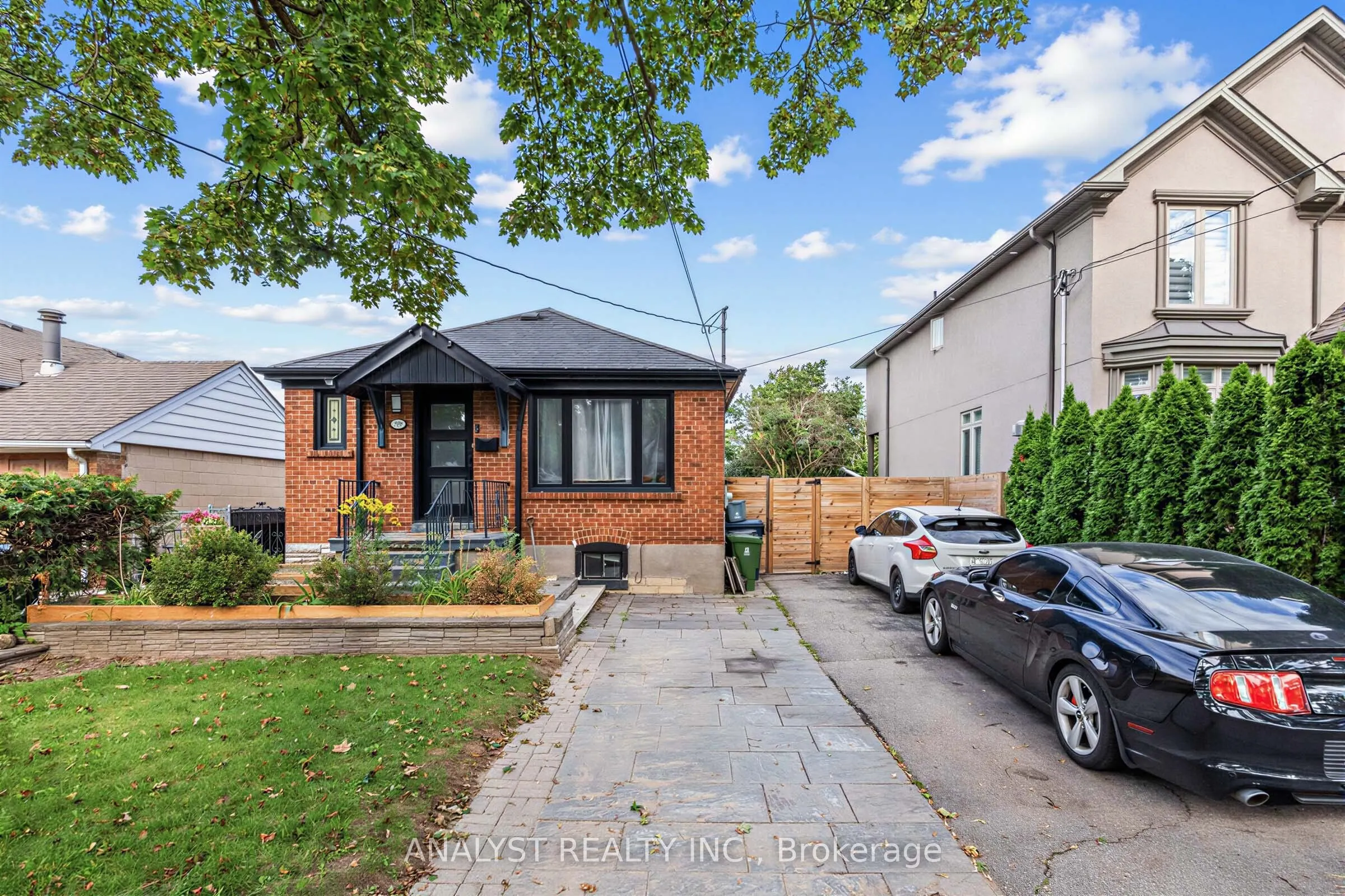 39 Chartwell Road #Lower Level