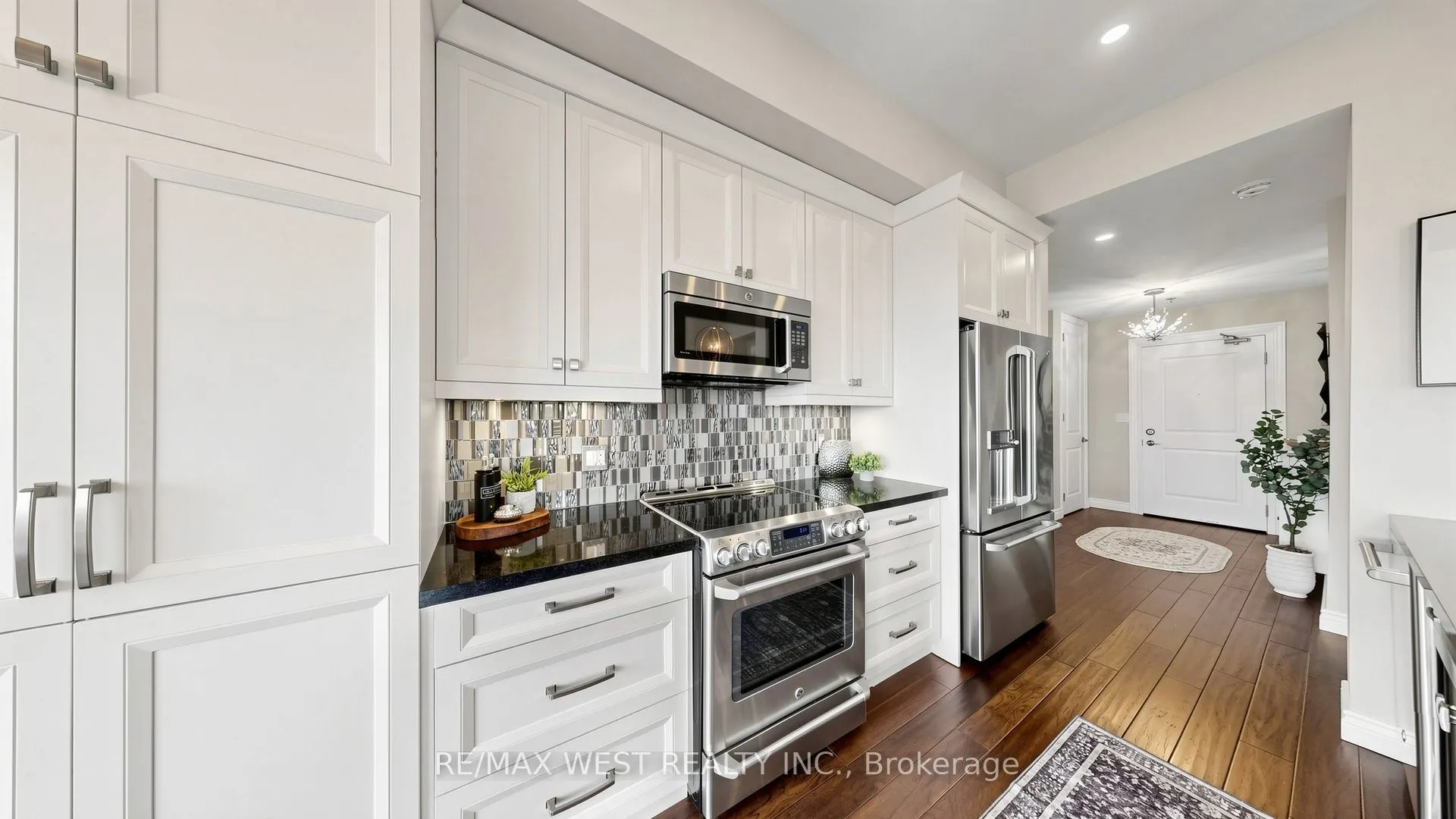 34 Plains Road E #605