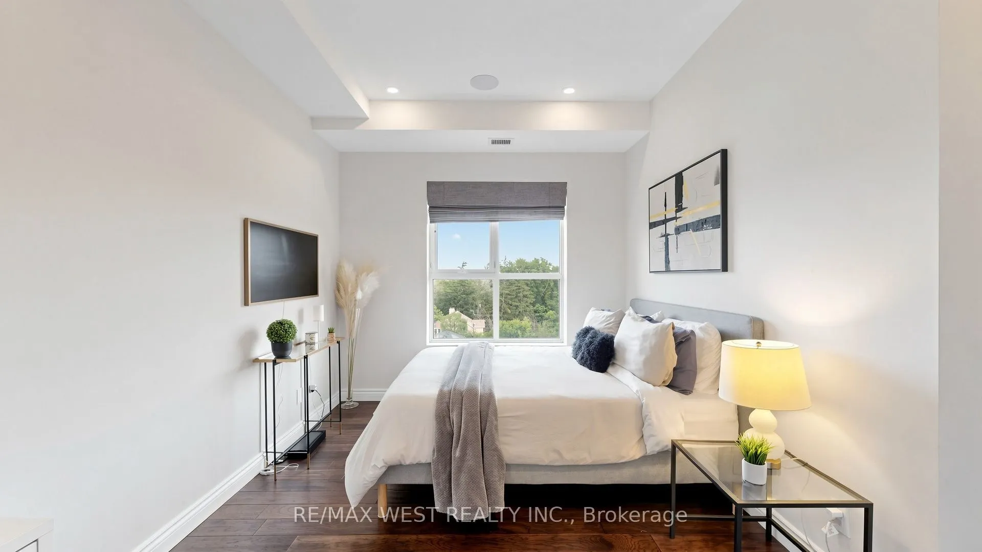 34 Plains Road E #605
