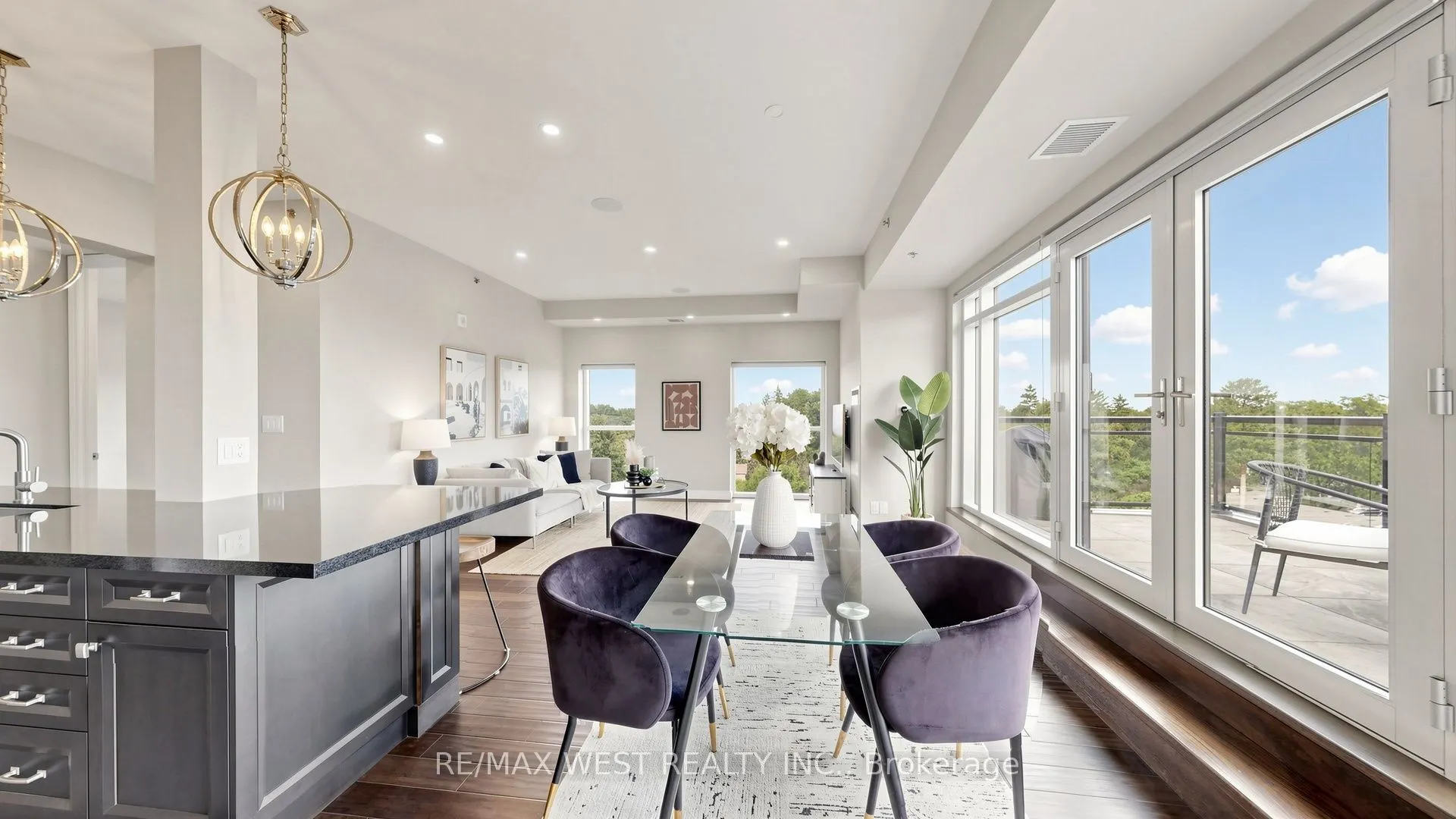 34 Plains Road E #605