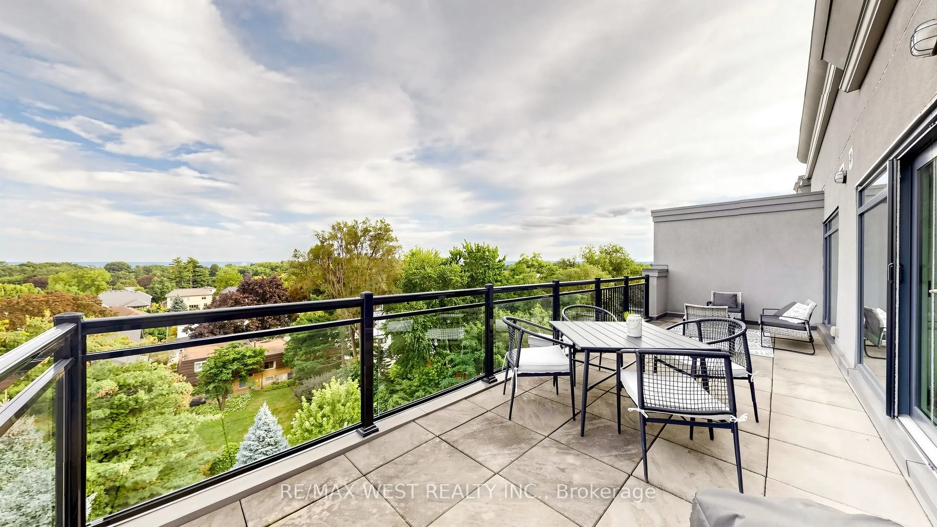 34 Plains Road E #605
