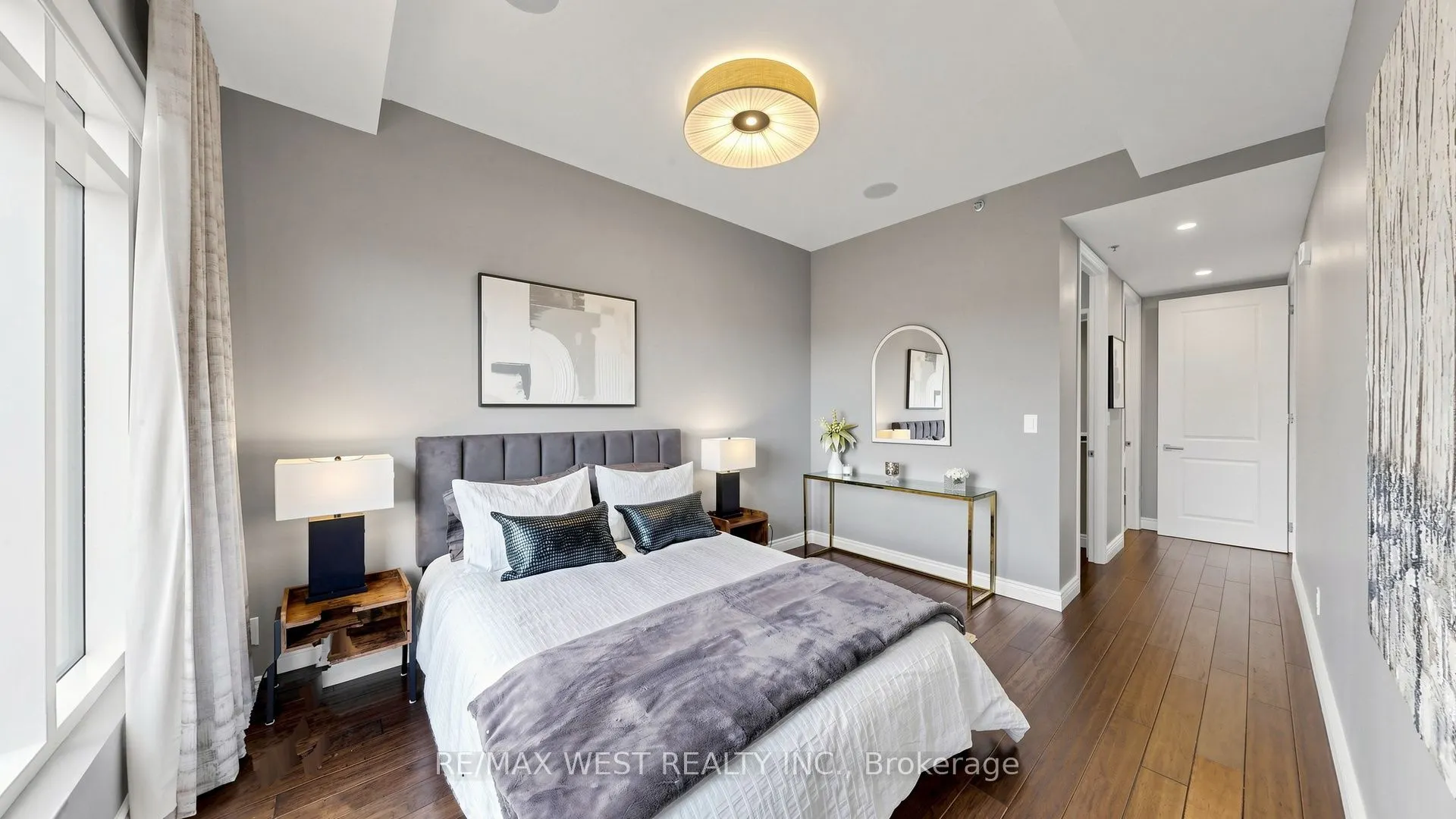 34 Plains Road E #605