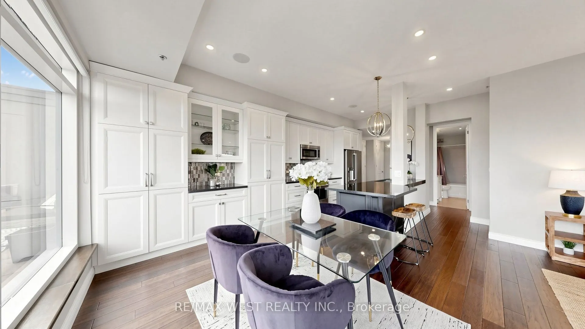 34 Plains Road E #605