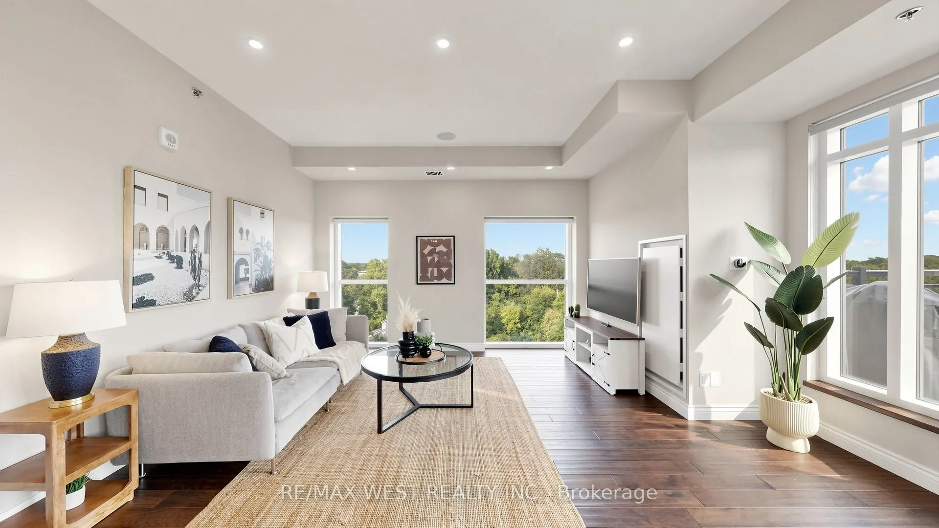 34 Plains Road E #605