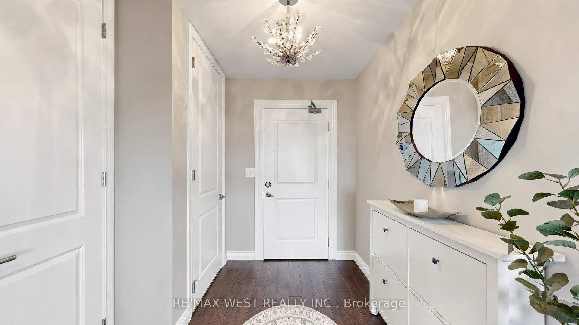 34 Plains Road E #605