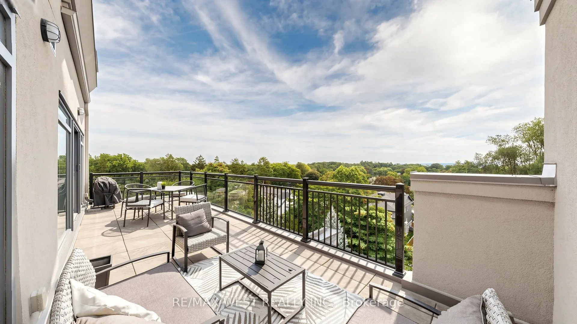 34 Plains Road E #605