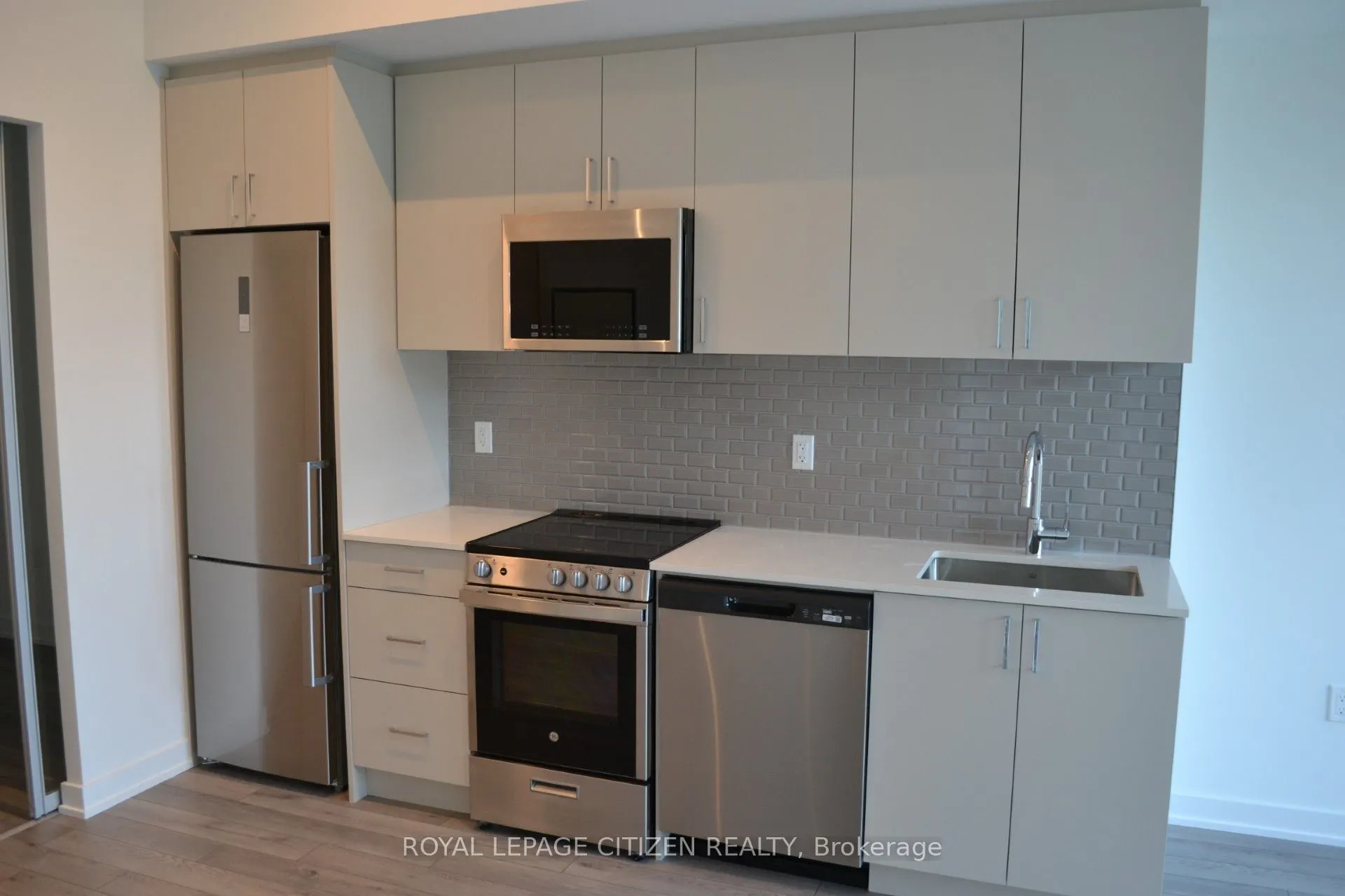 1005 Dundas Street E #142