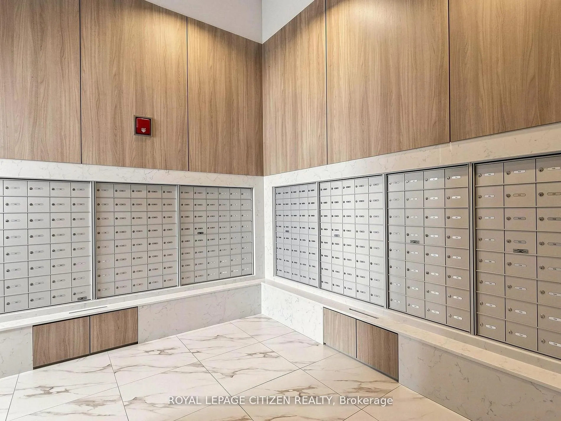 1005 Dundas Street E #142
