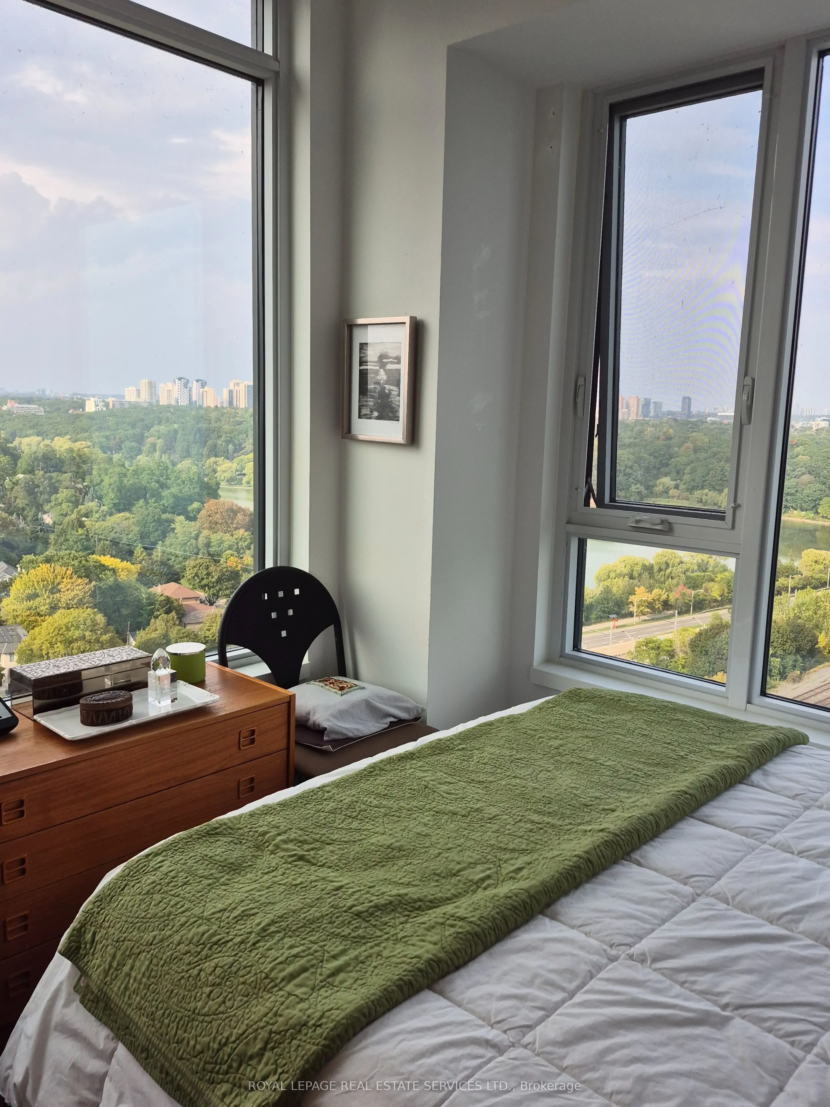 1926 Lake Shore Boulevard W #2302