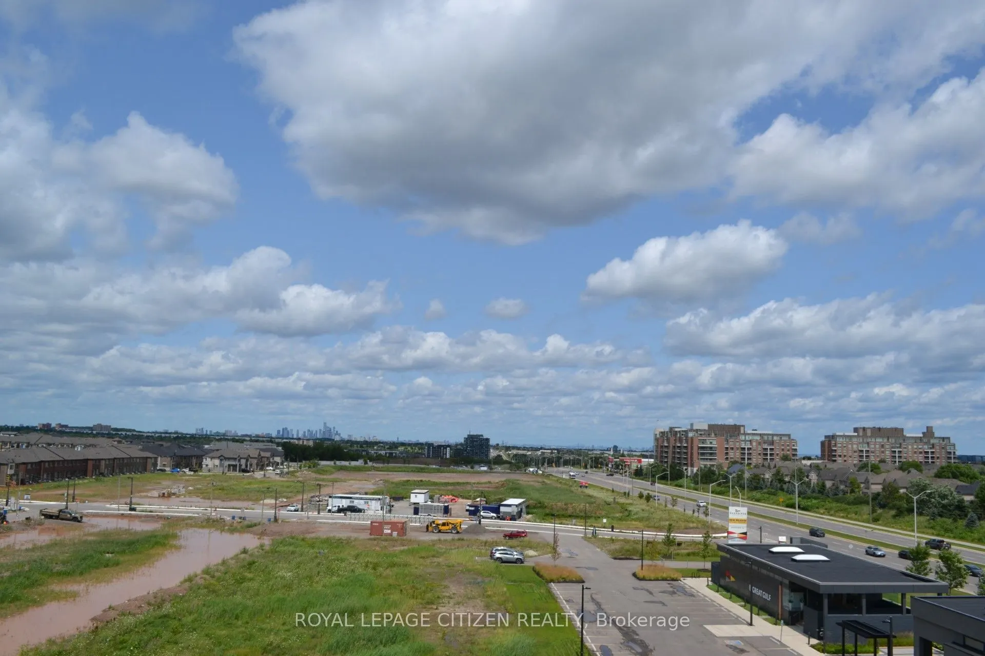 1005 Dundas Street E #711