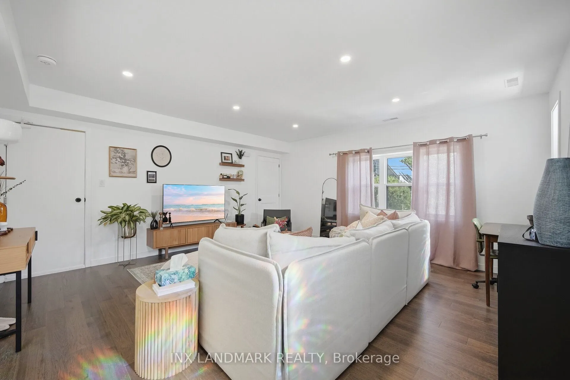 298 South Kingsway