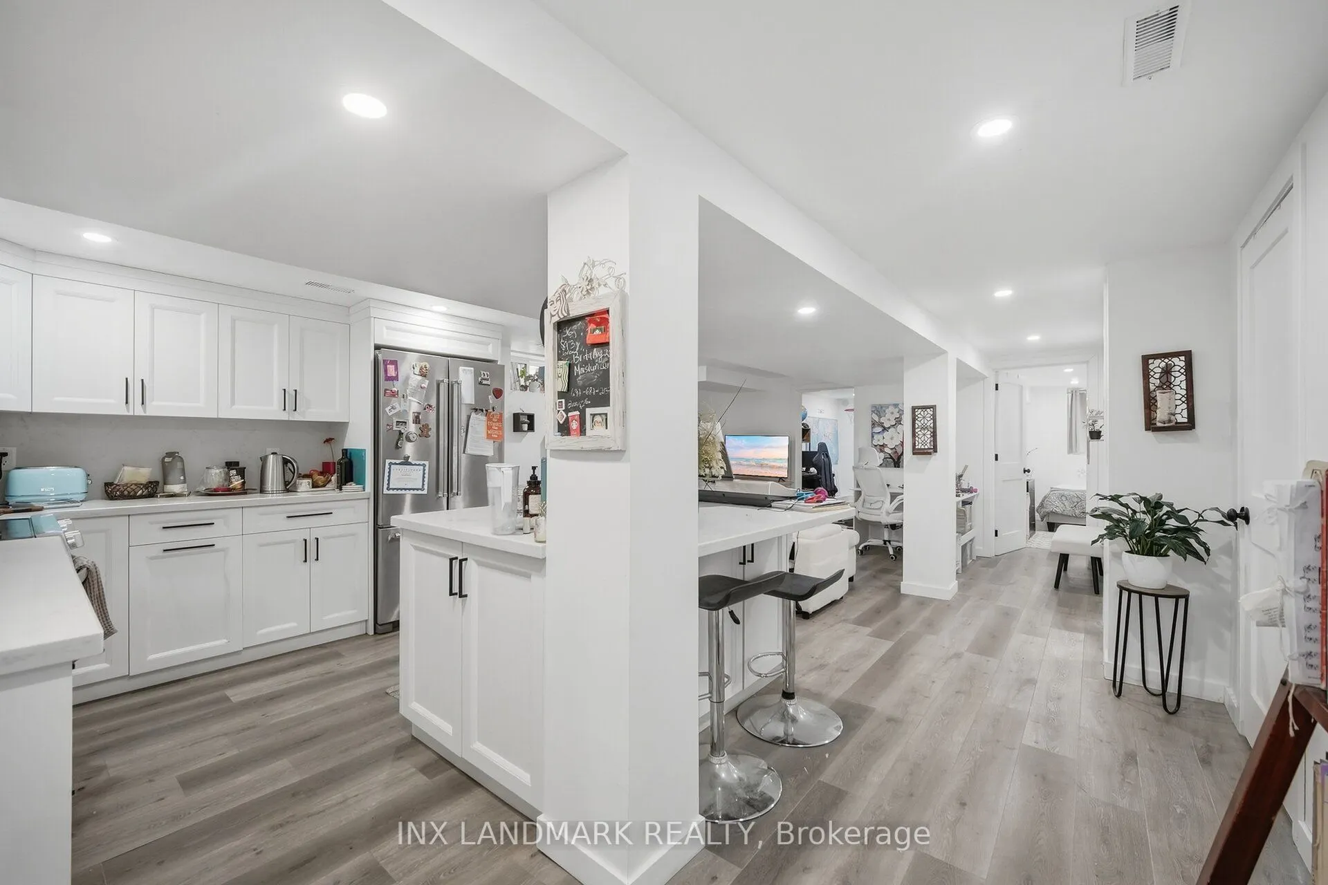 298 South Kingsway
