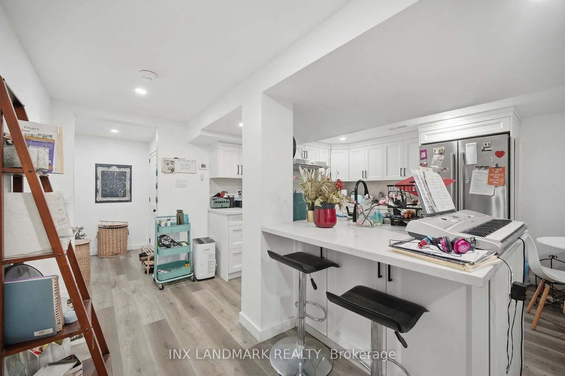 298 South Kingsway