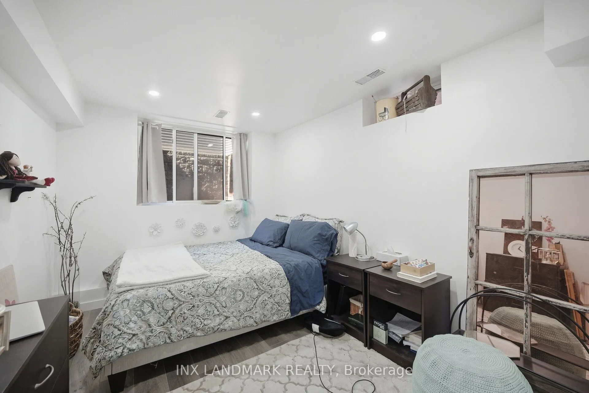298 South Kingsway