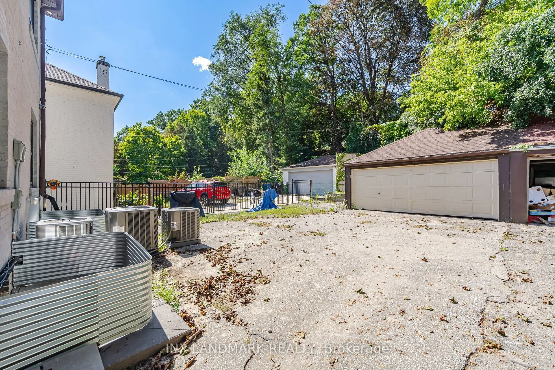 298 South Kingsway