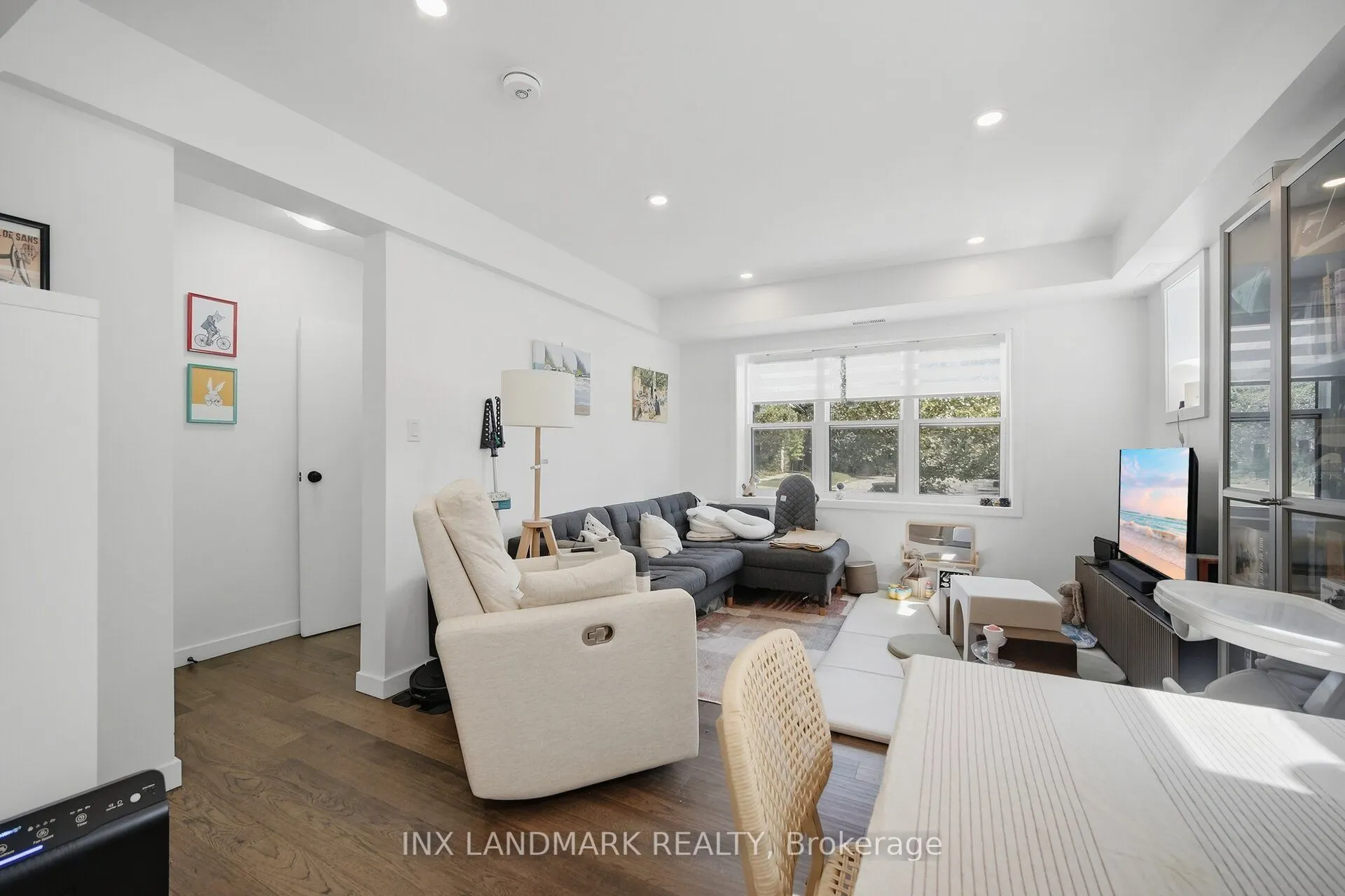 298 South Kingsway