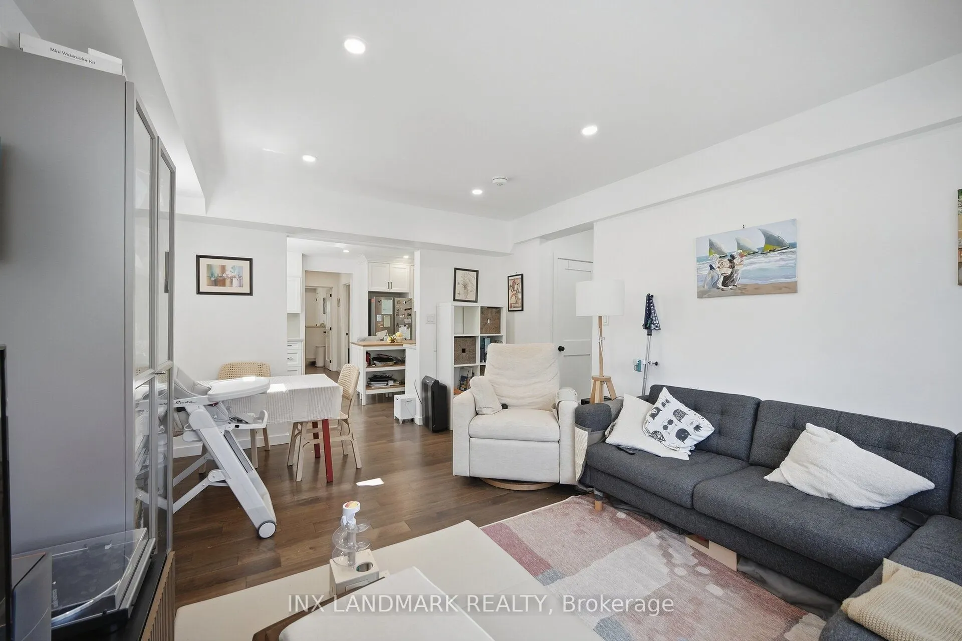 298 South Kingsway