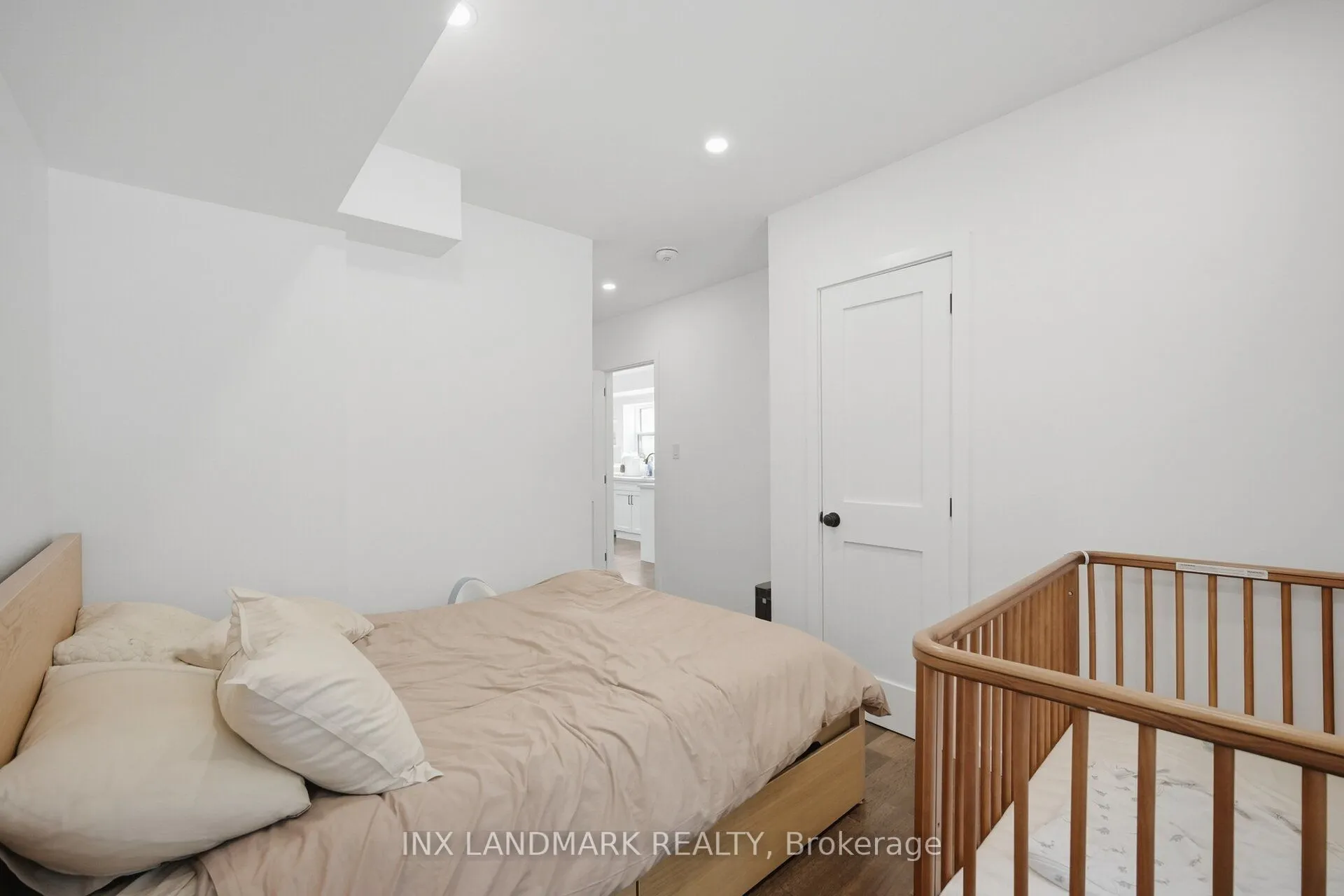 298 South Kingsway