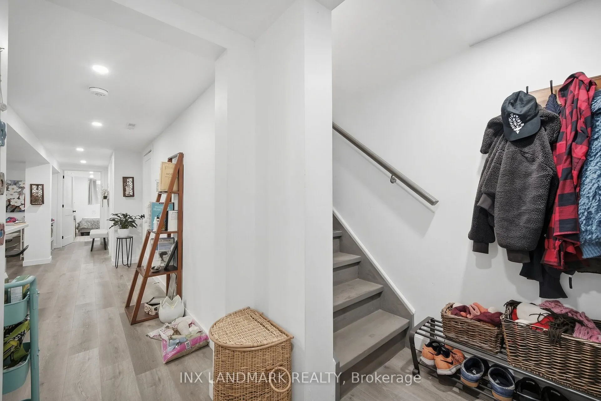 298 South Kingsway