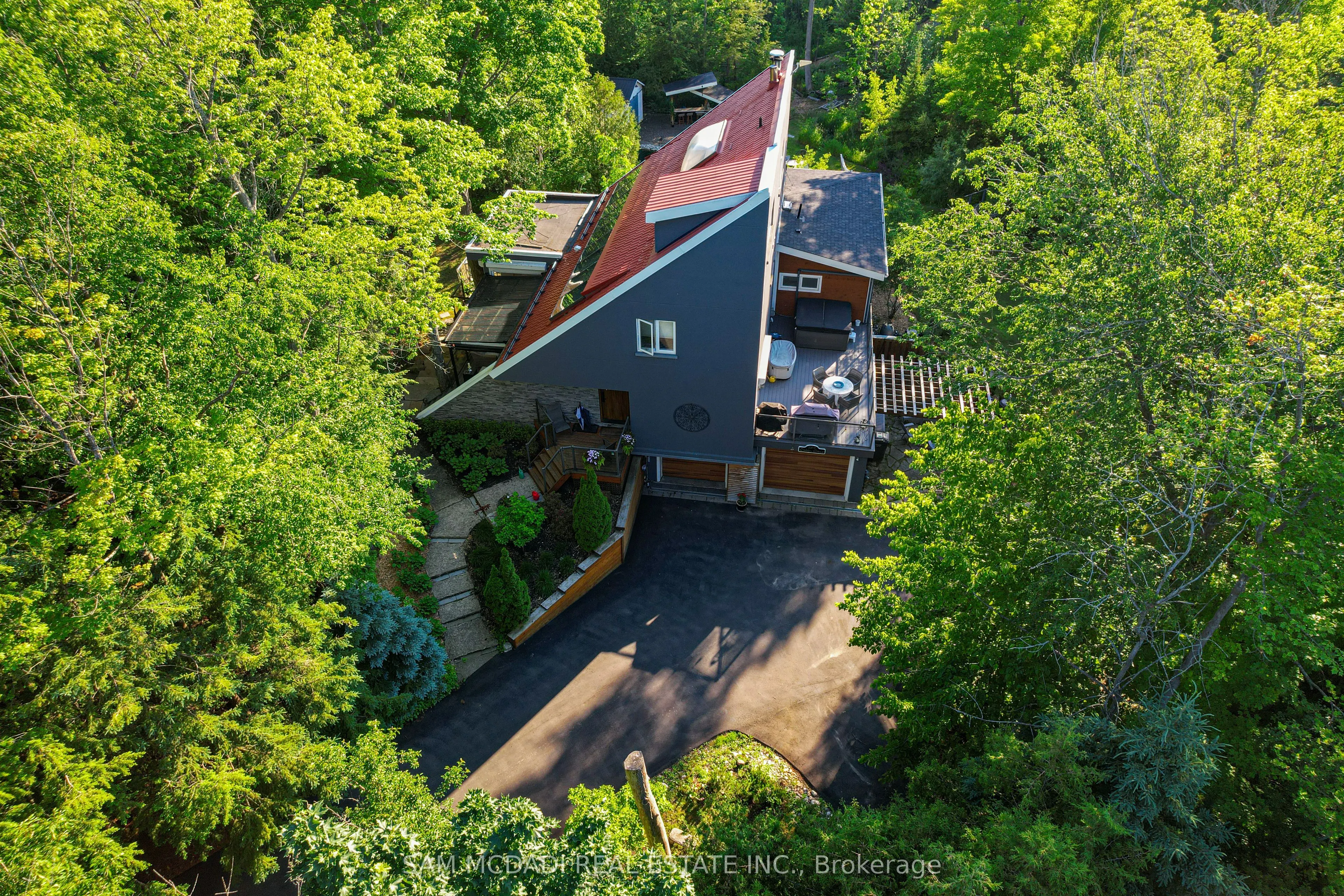2814 Forks Of The Credit Road
