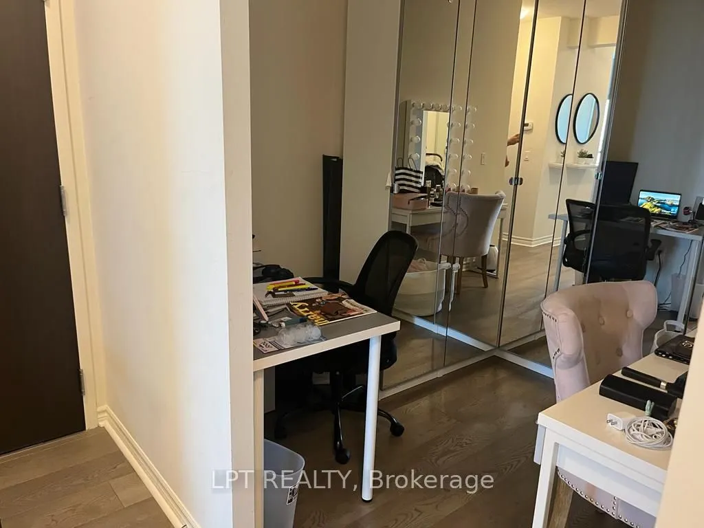 39 Annie Craig Drive #1015