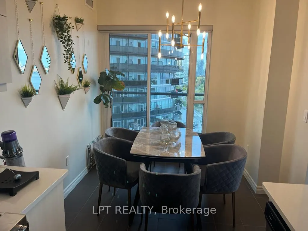 39 Annie Craig Drive #1015