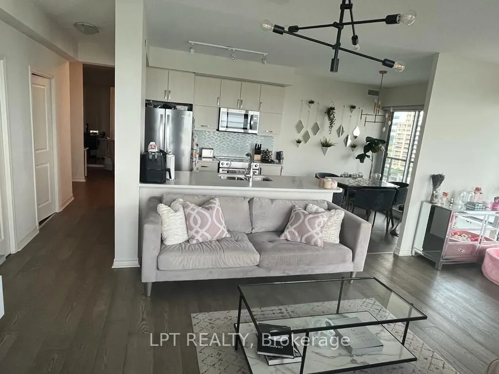 39 Annie Craig Drive #1015