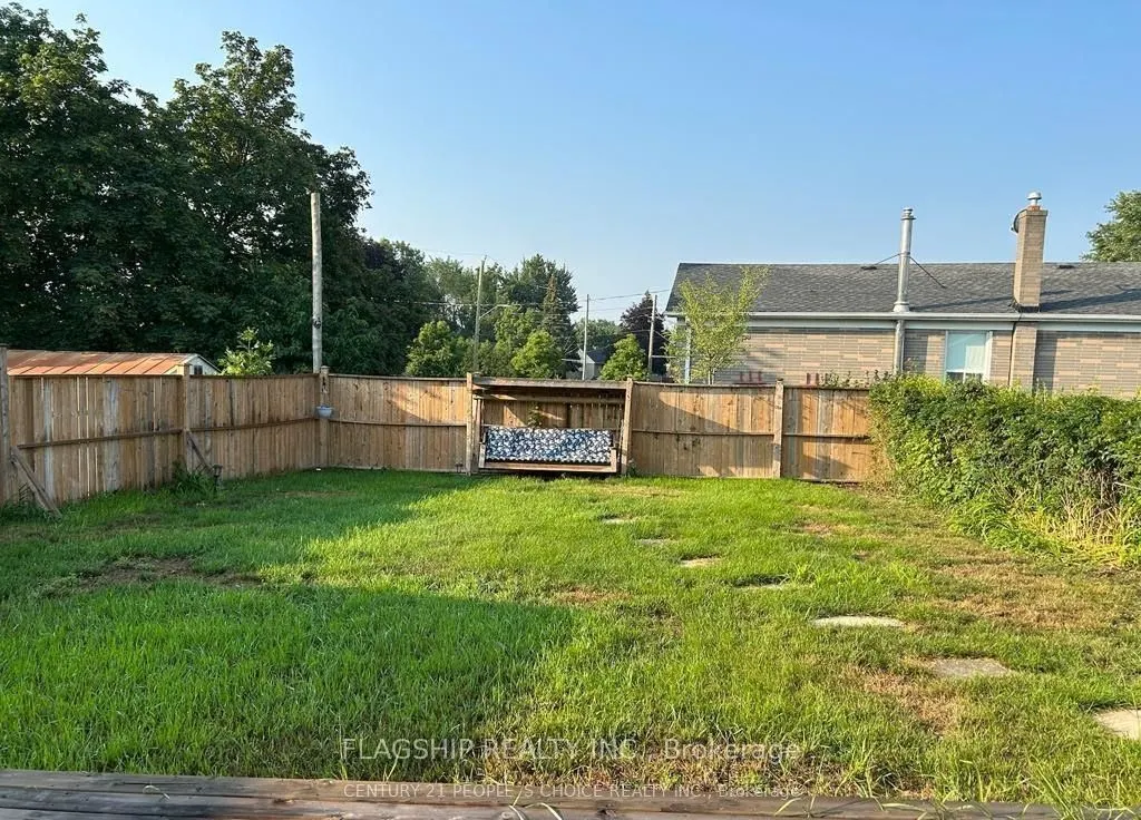 32 Norton Crescent