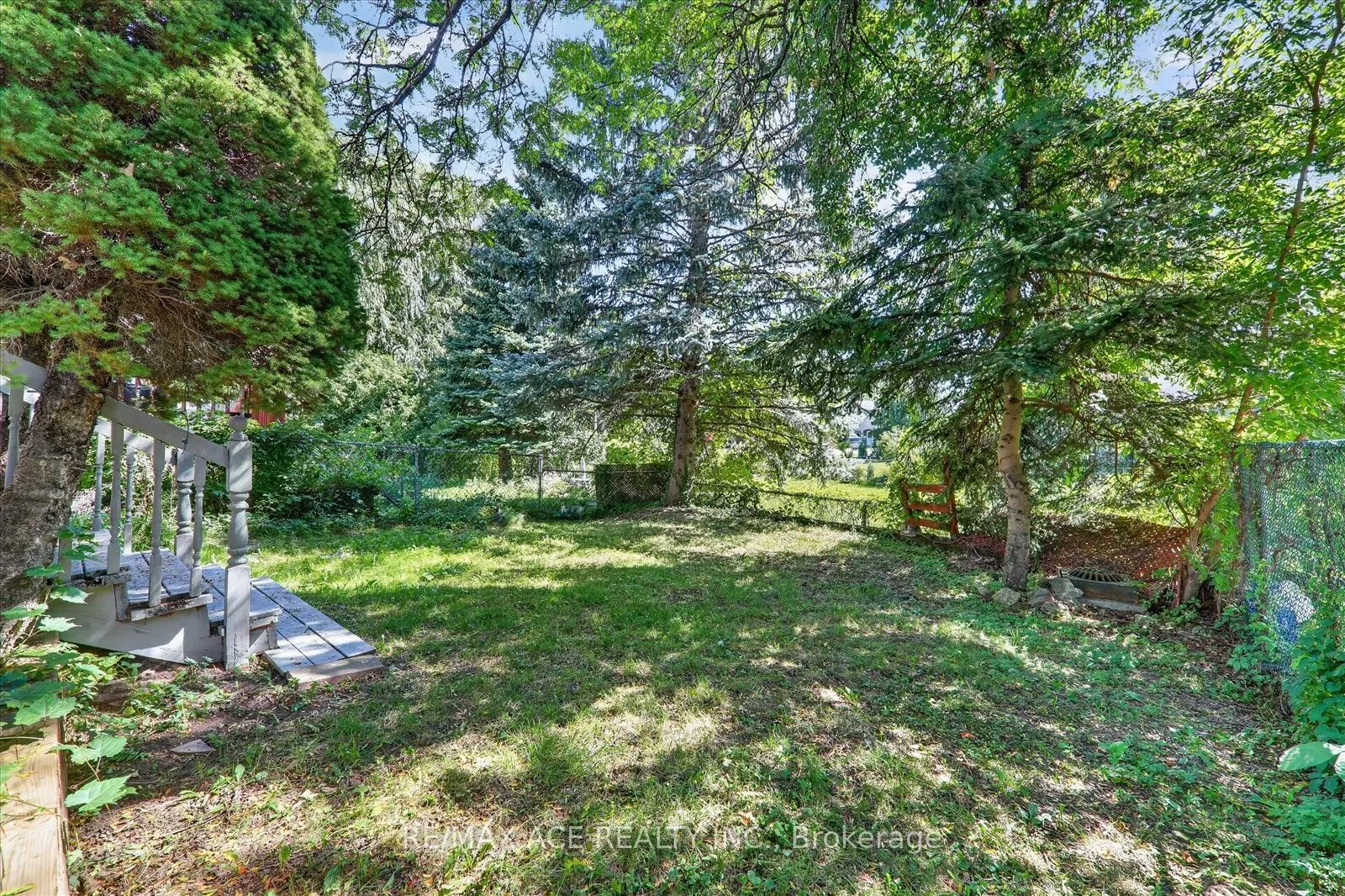 2330 Glastonbury Road S