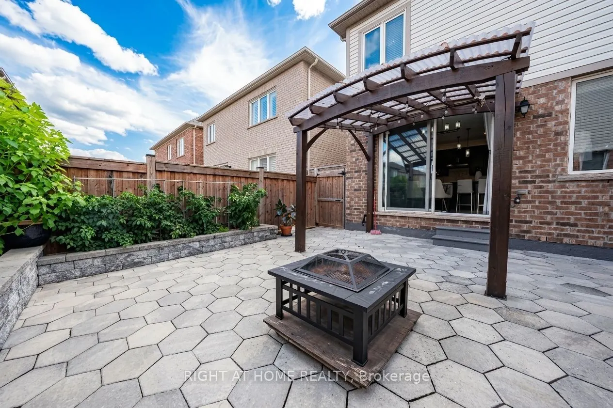 1249 Leger Way