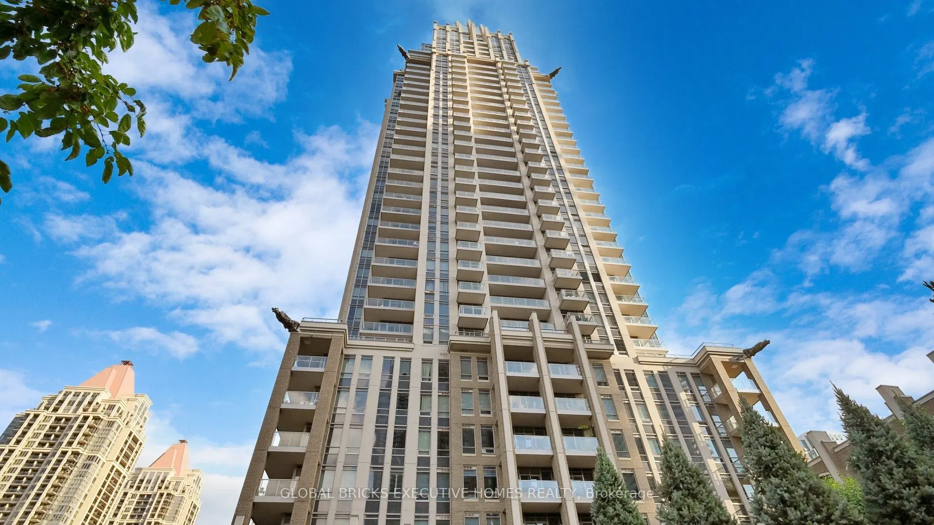 388 Prince of Wales Drive #2911