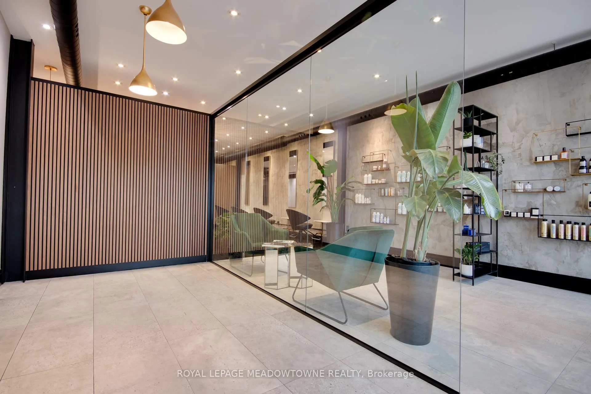 43 Main Street S