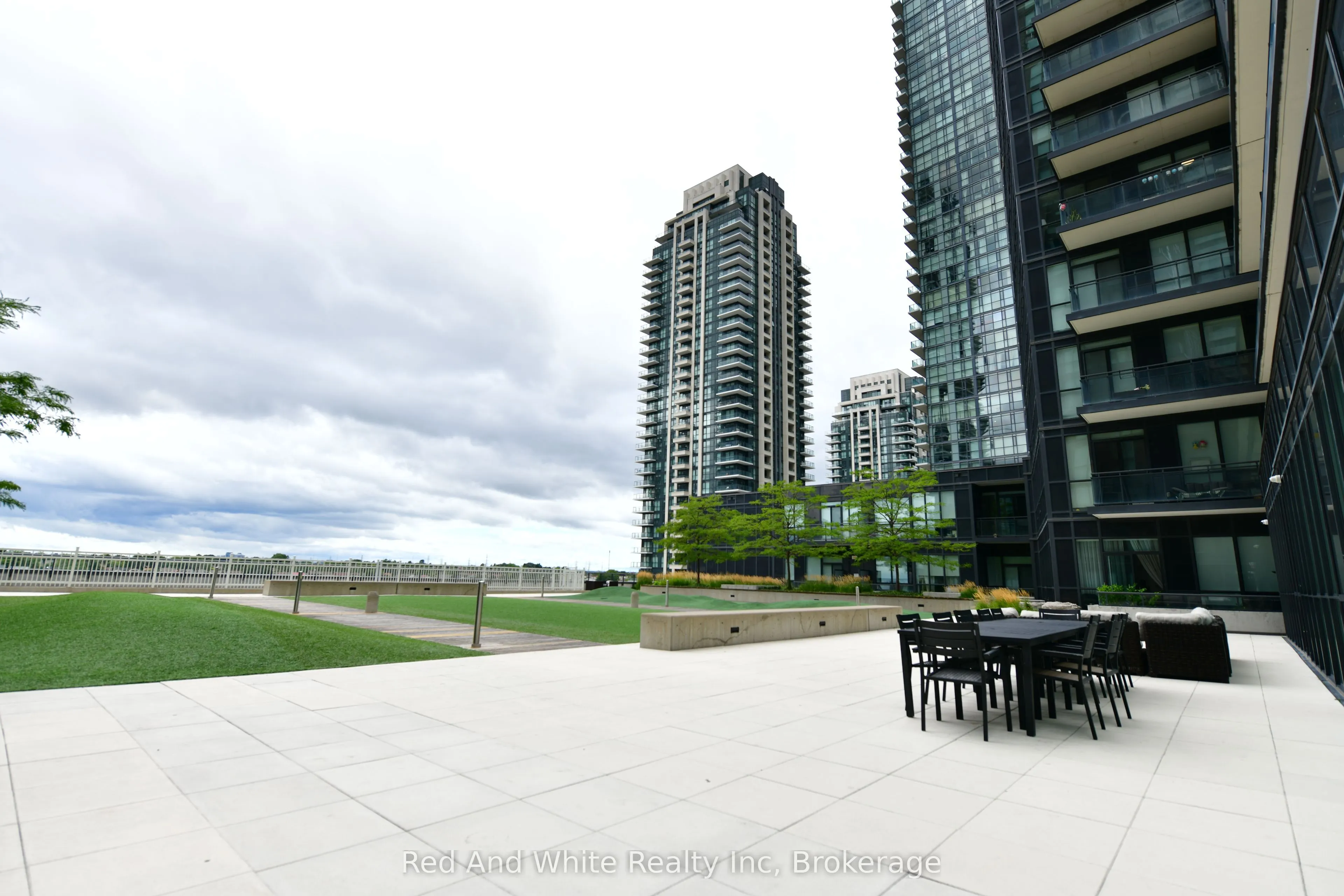 510 Curran Place #2001