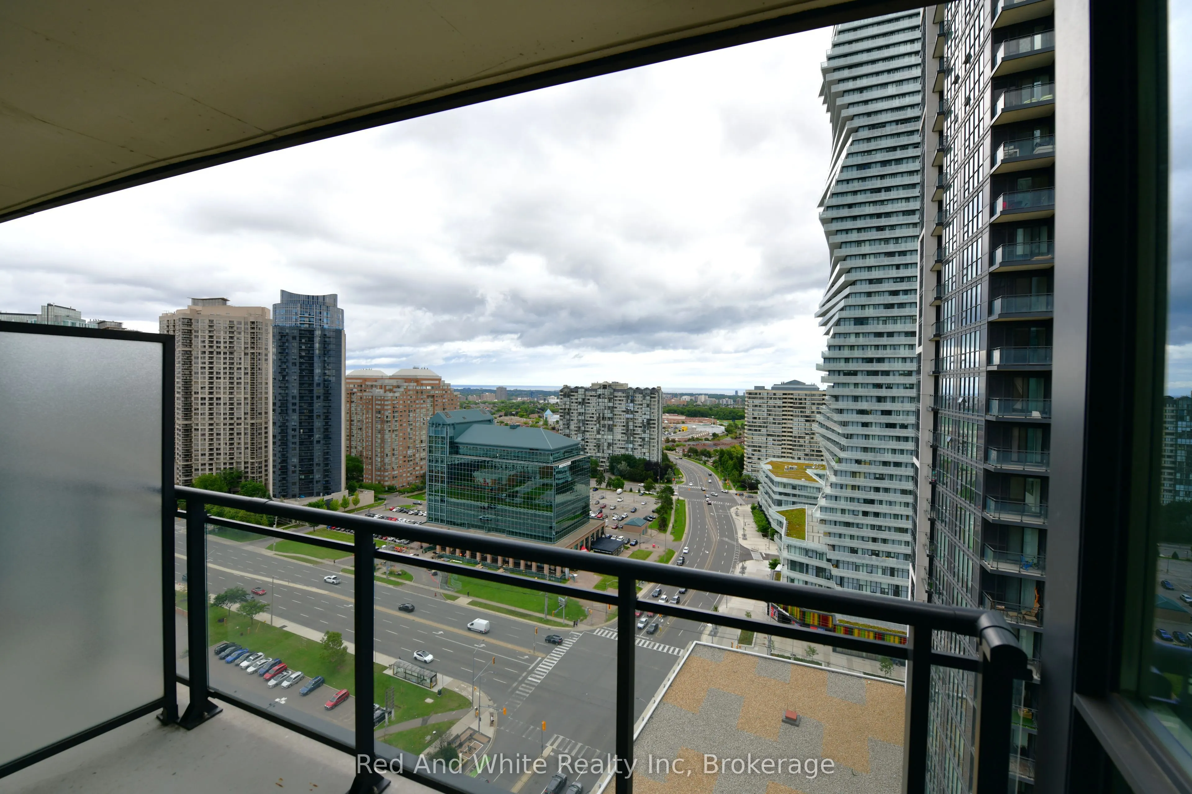 510 Curran Place #2001