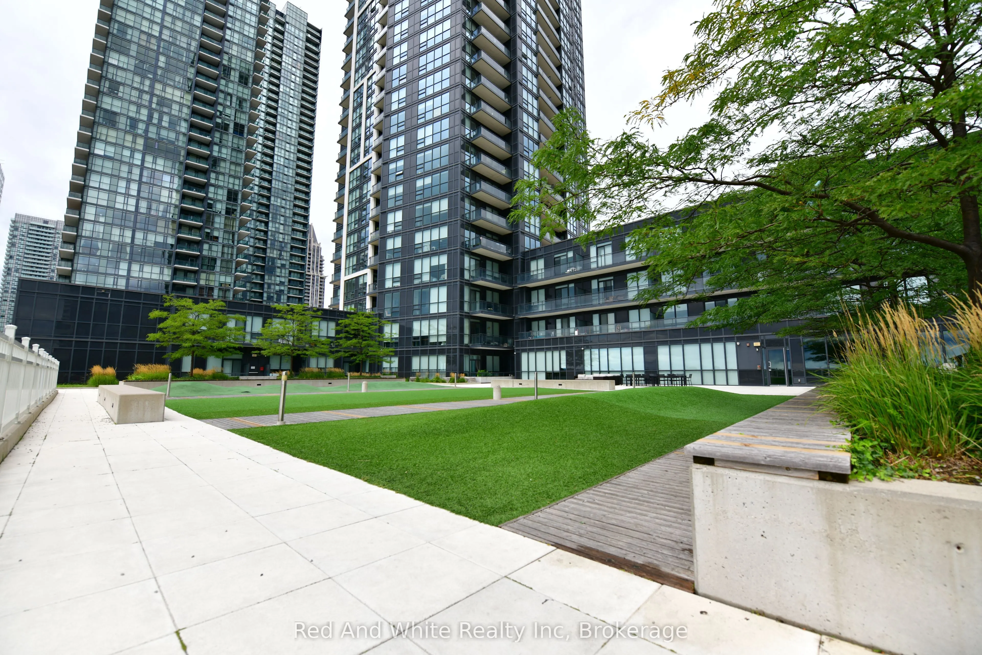 510 Curran Place #2001