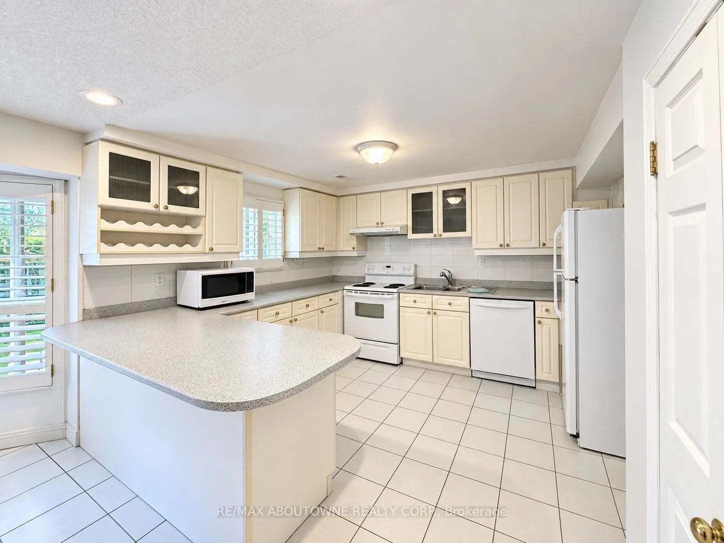1374 Heritage Way #Lower