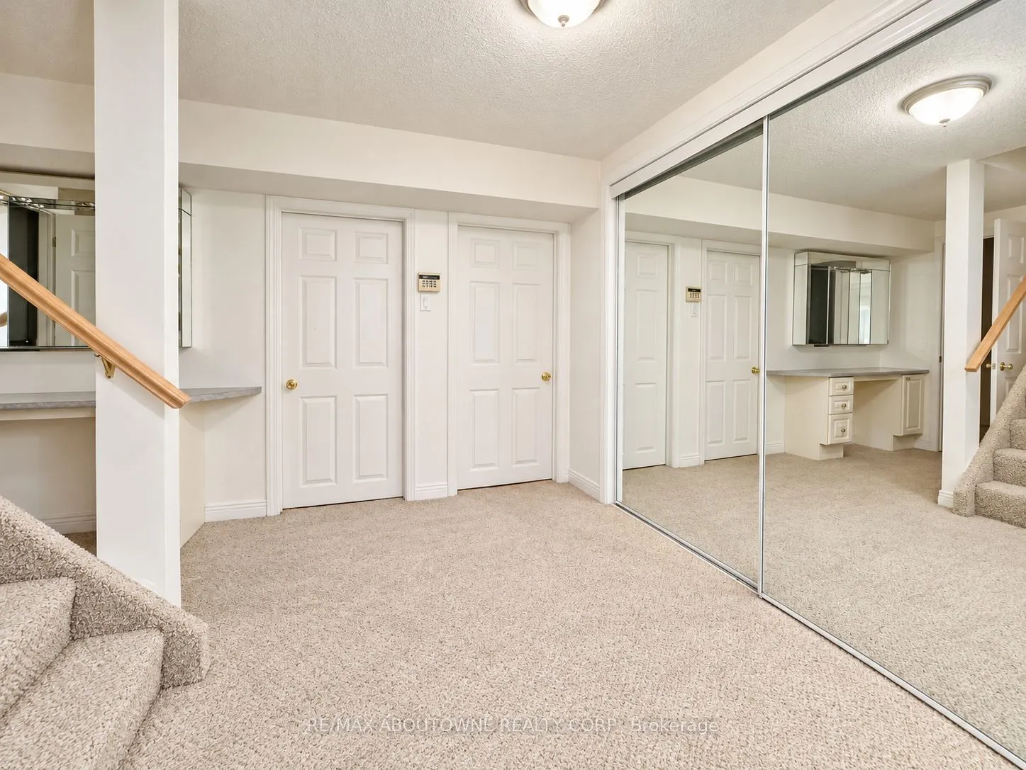 1374 Heritage Way #Lower
