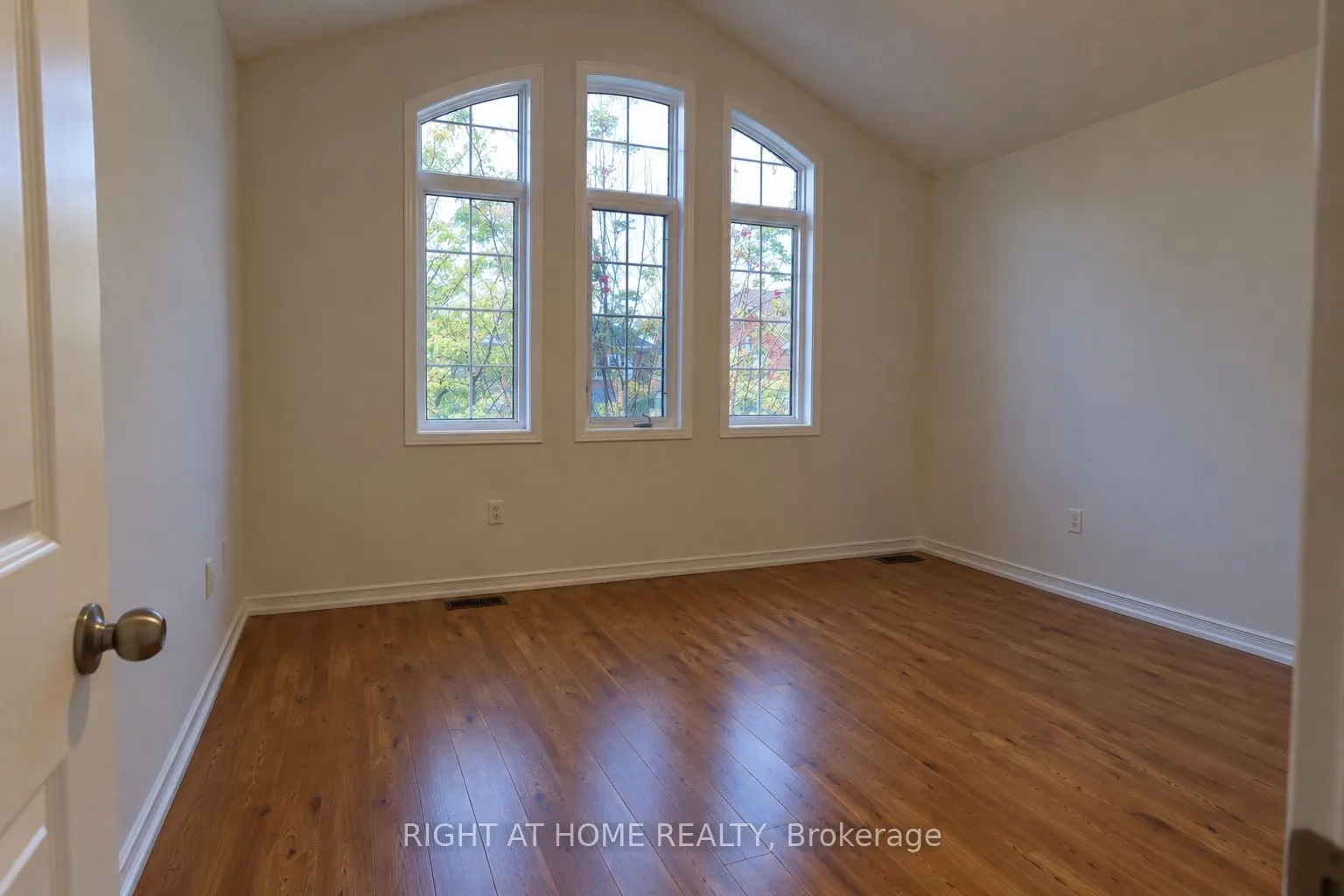 427 Chandler Crescent