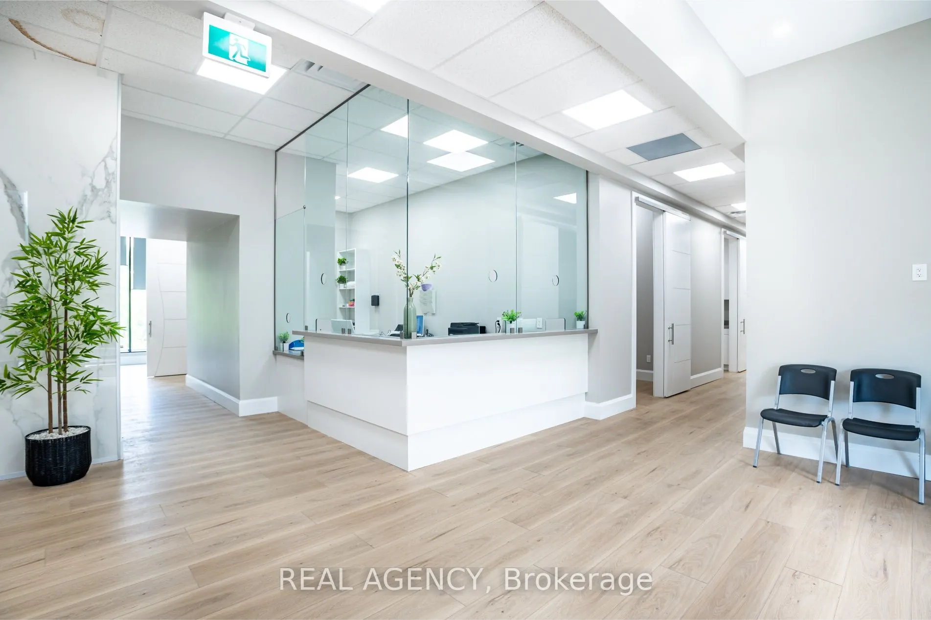 1601 Lakeshore Road W