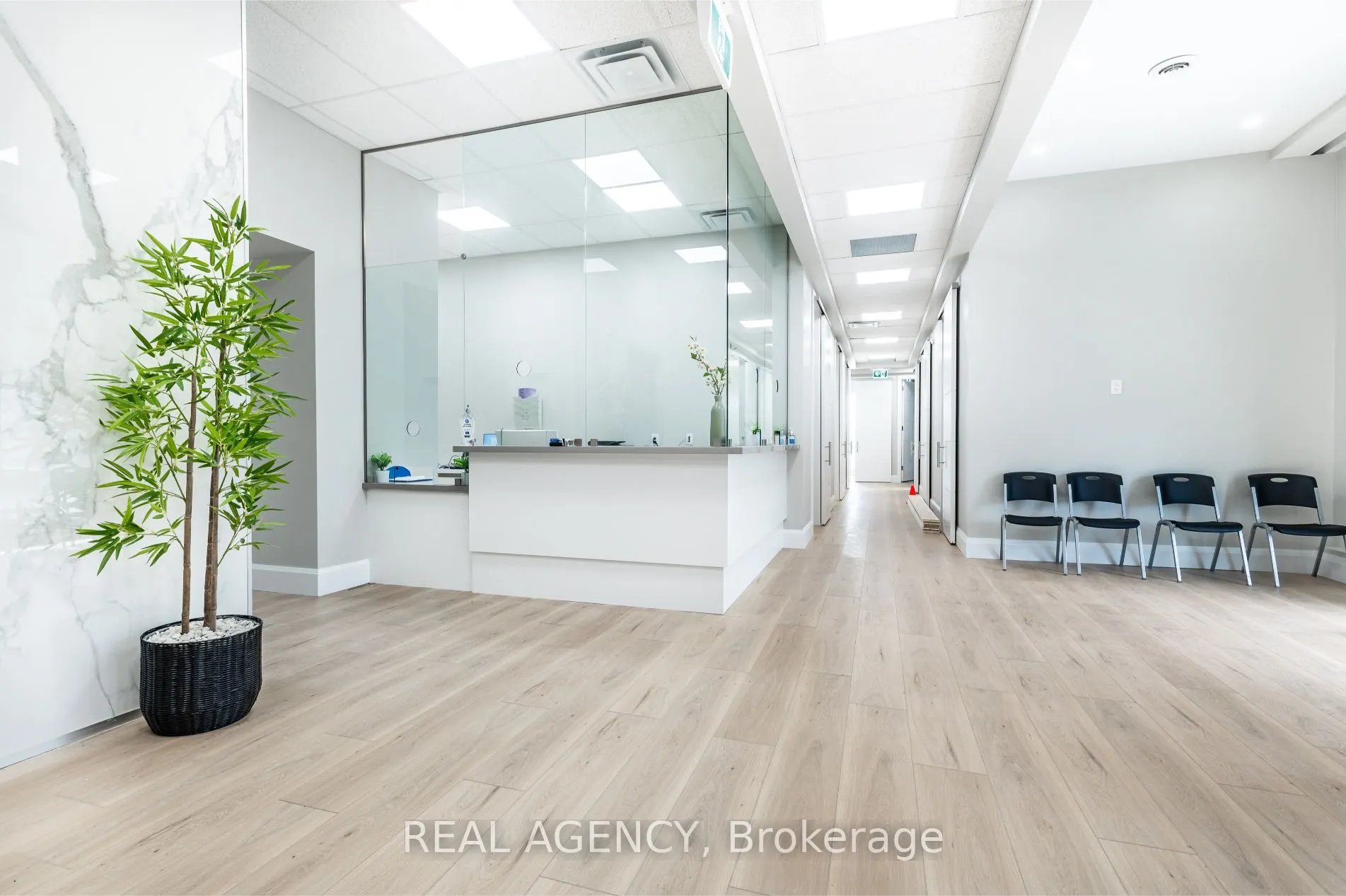 1601 Lakeshore Road W