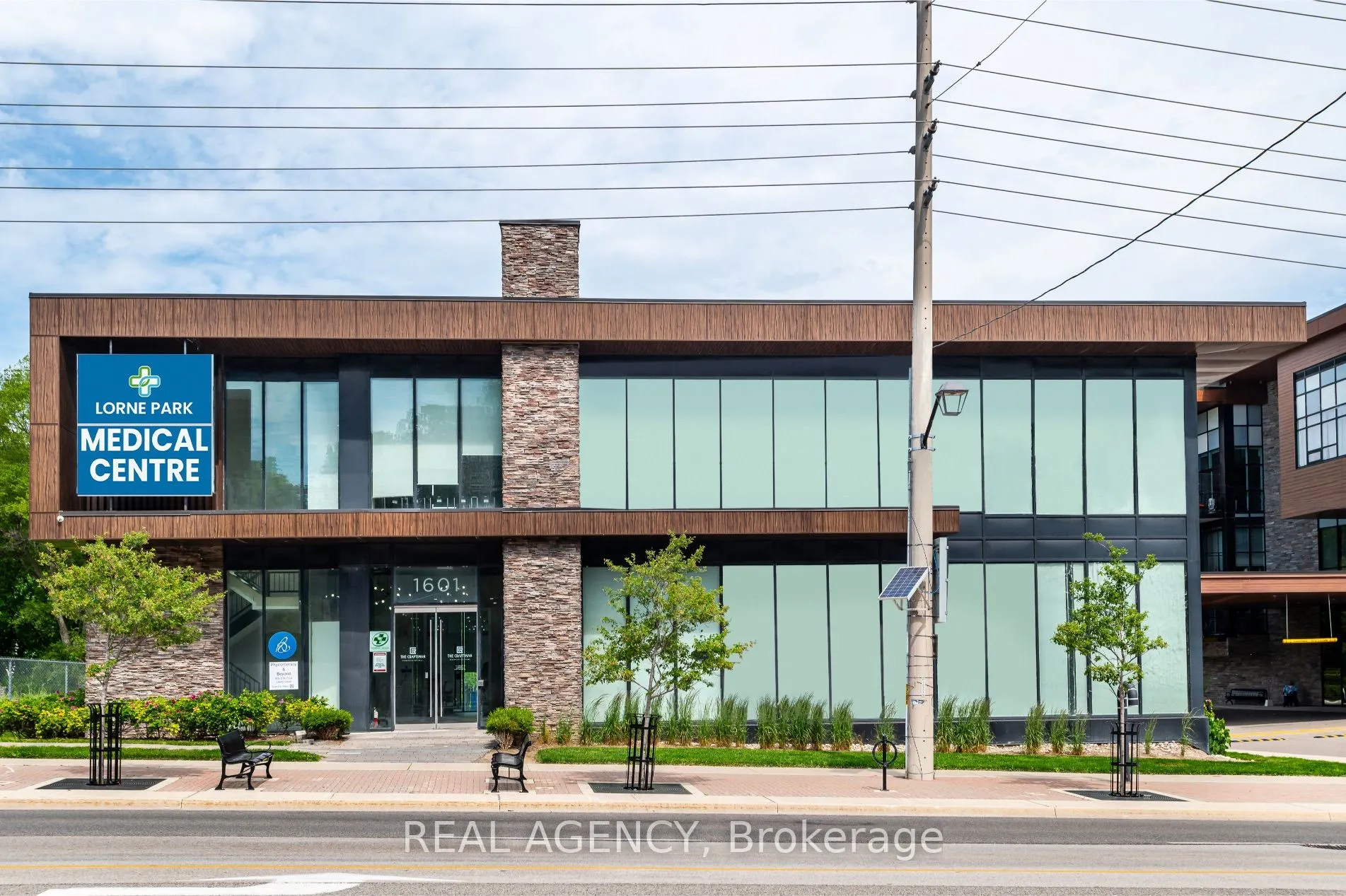 1601 Lakeshore Road W