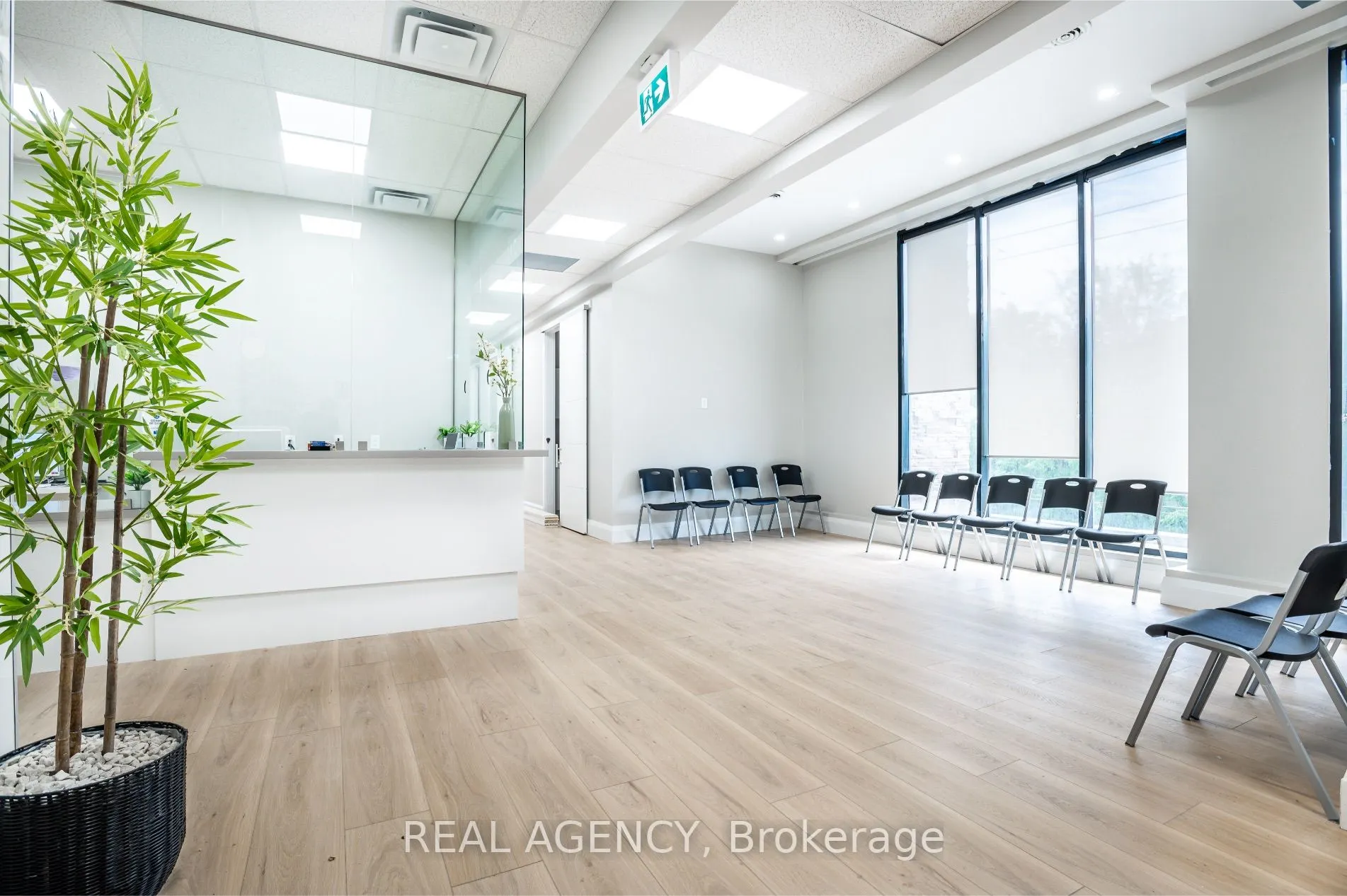 1601 Lakeshore Road W