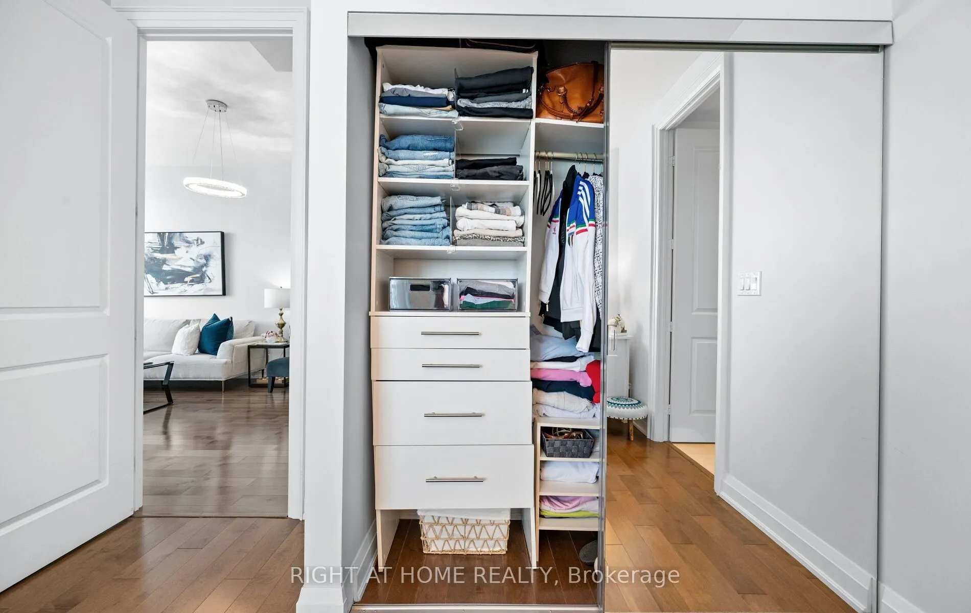 50 Absolute Avenue #4902 LPH
